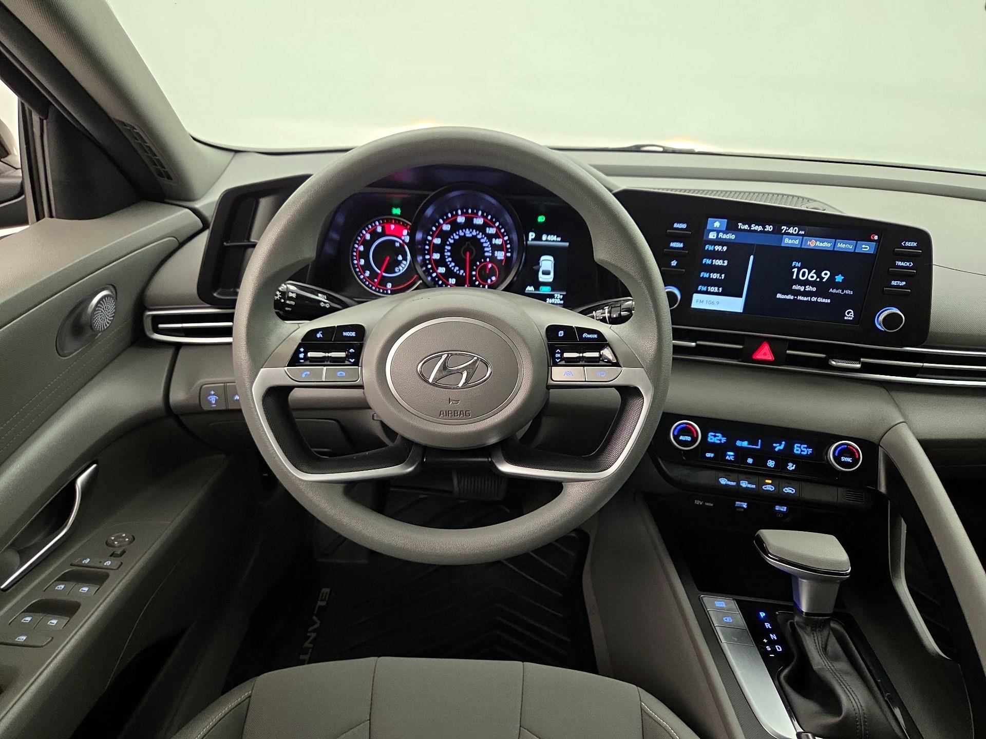 Thumbnail: 2022 Hyundai Elantra - 10