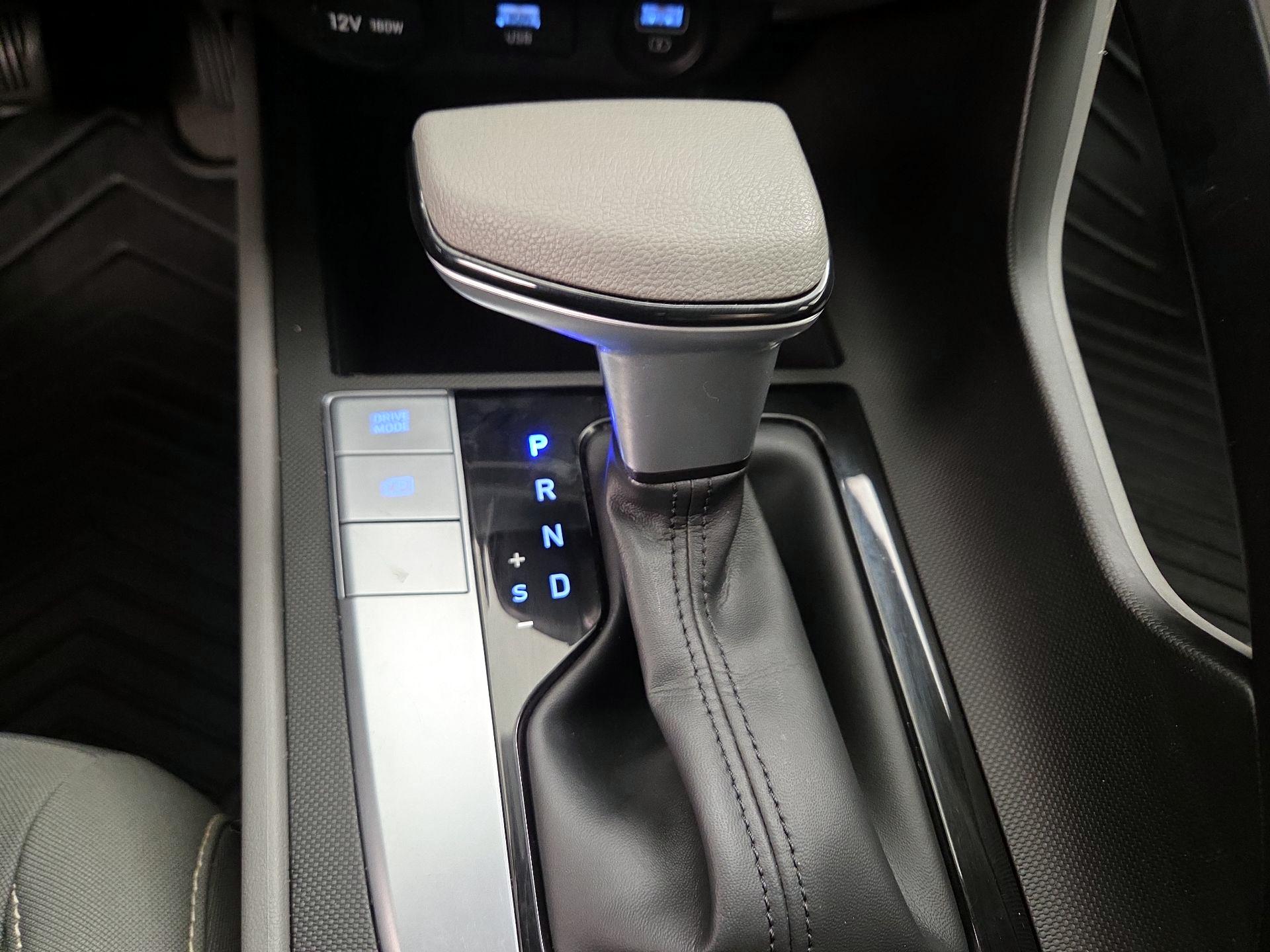 Thumbnail: 2022 Hyundai Elantra - 17