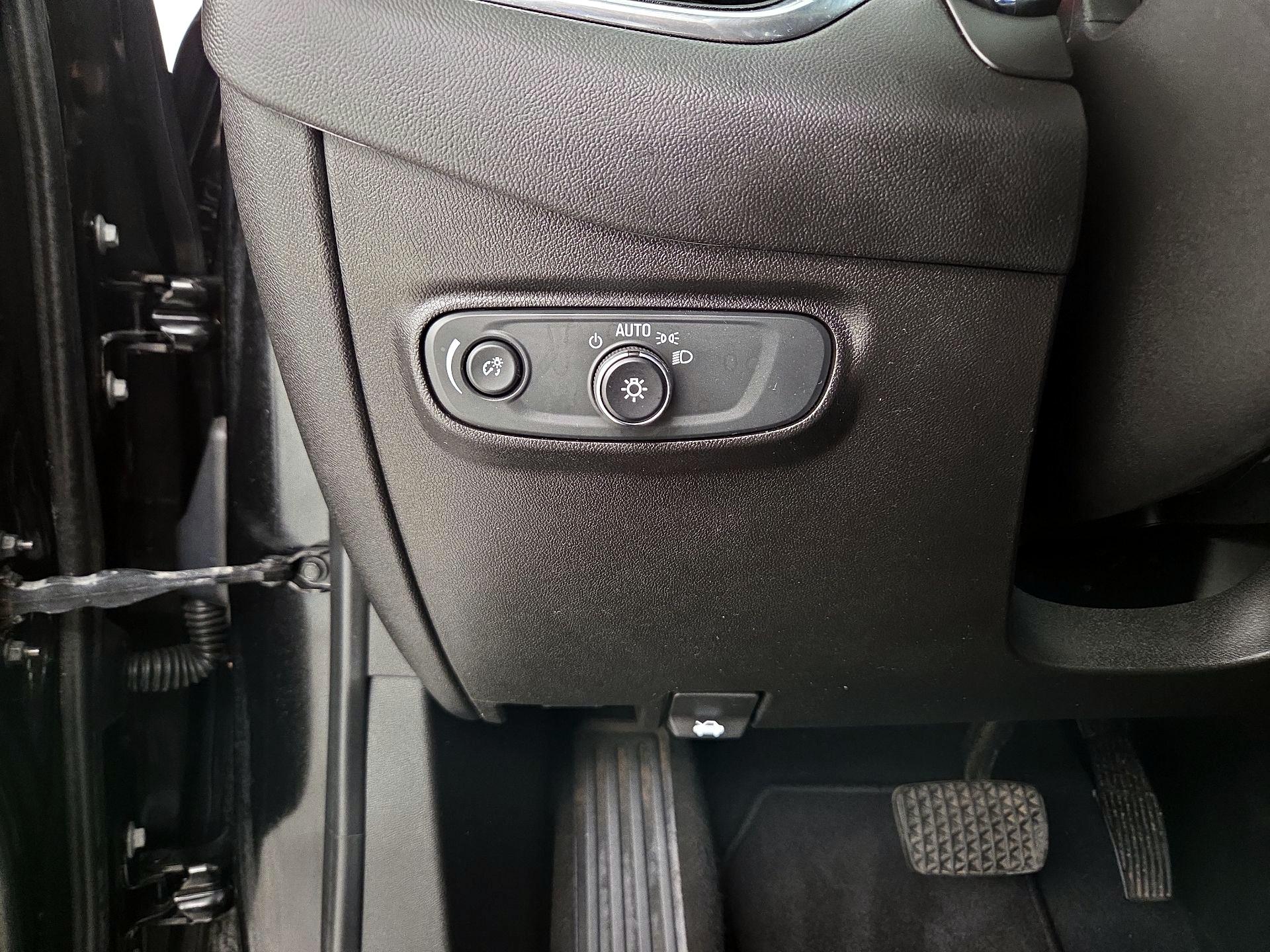 Thumbnail: 2020 Chevrolet Equinox - 13