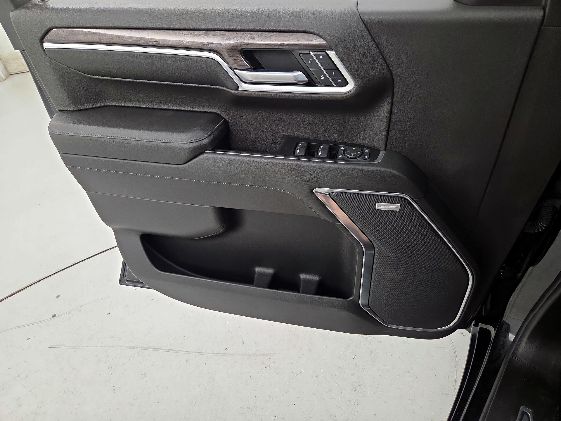 Thumbnail: 2022 Chevrolet Silverado 1500 - 12