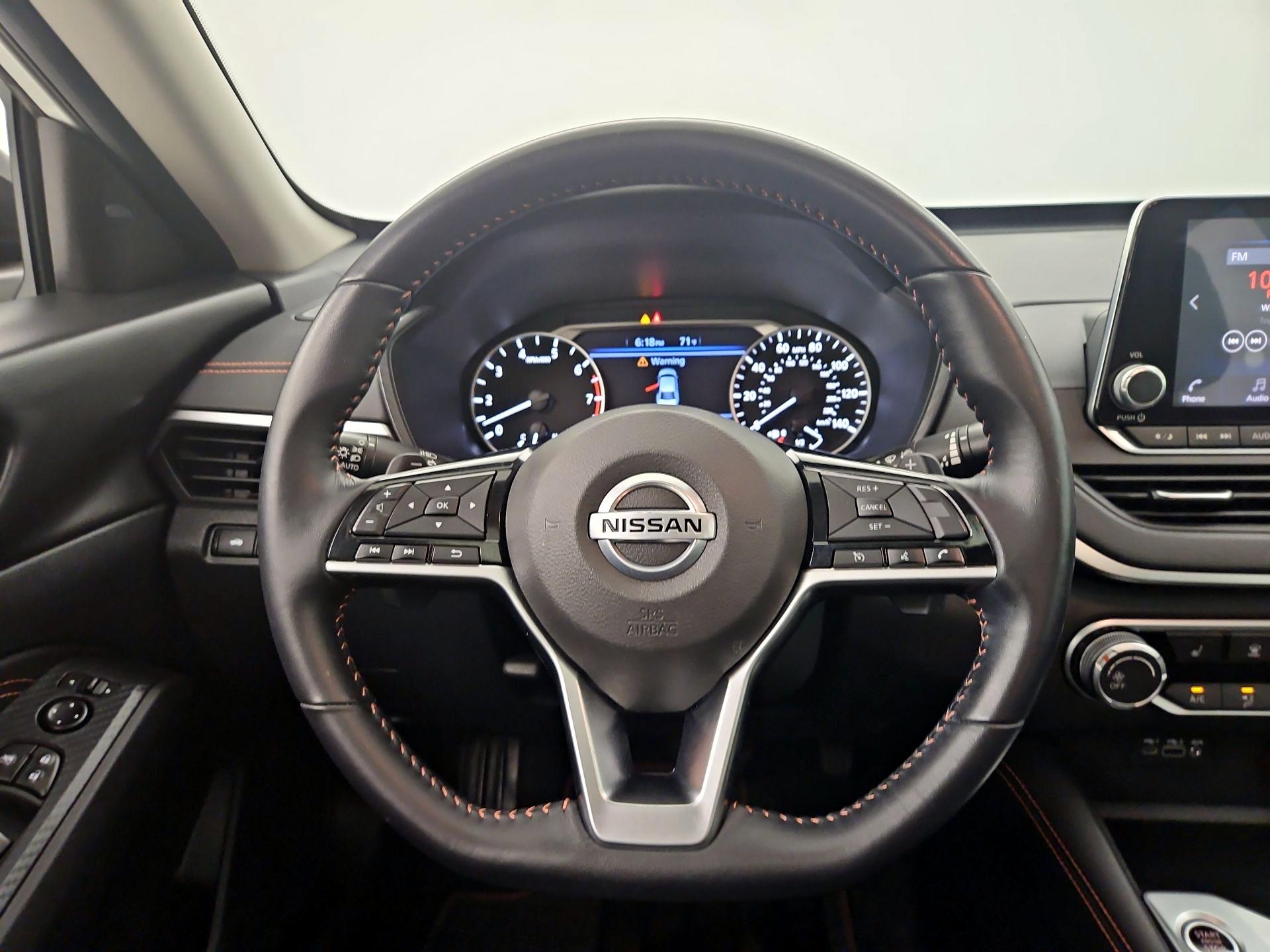 Thumbnail: 2020 Nissan Altima - 10