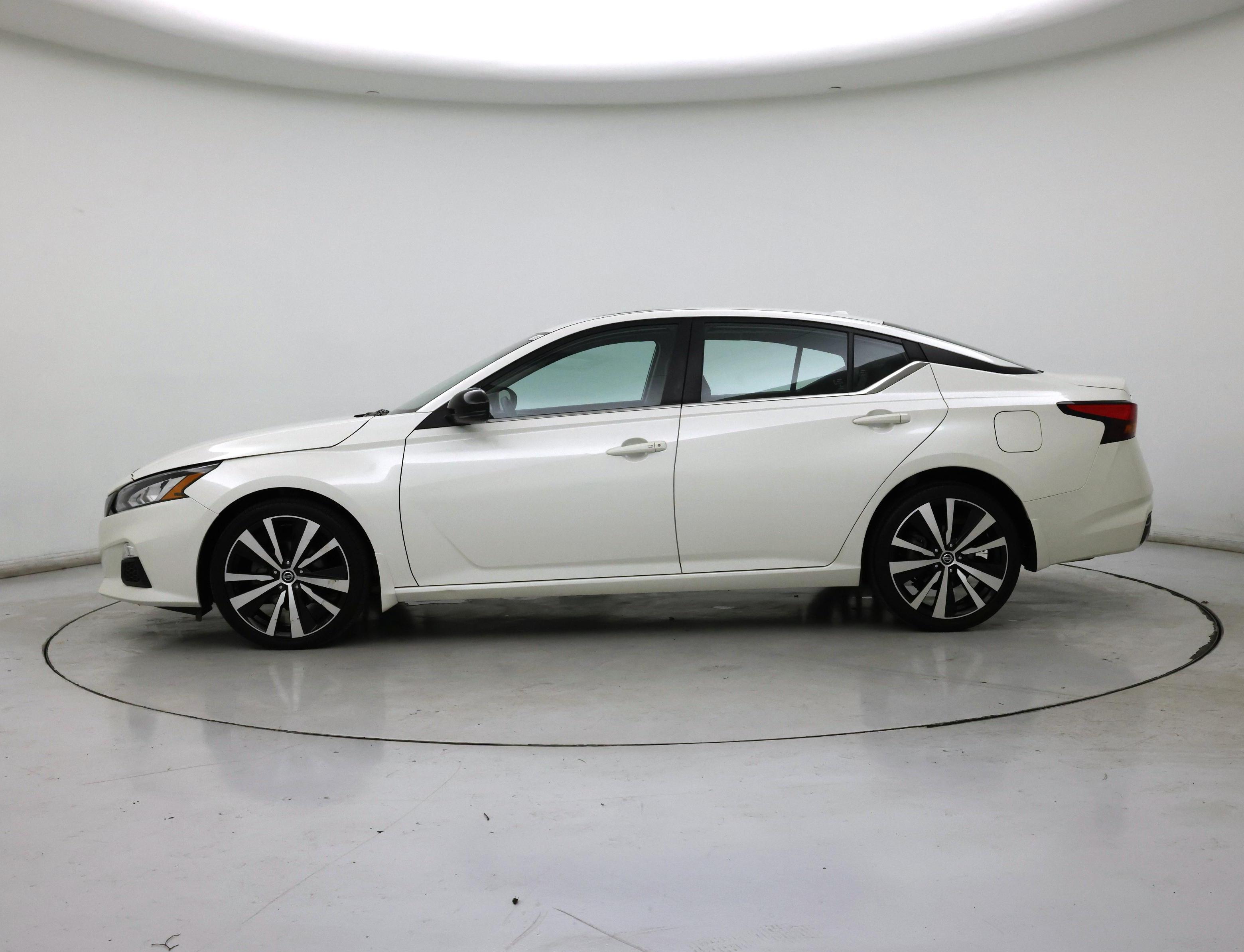 Thumbnail: 2020 Nissan Altima - 3