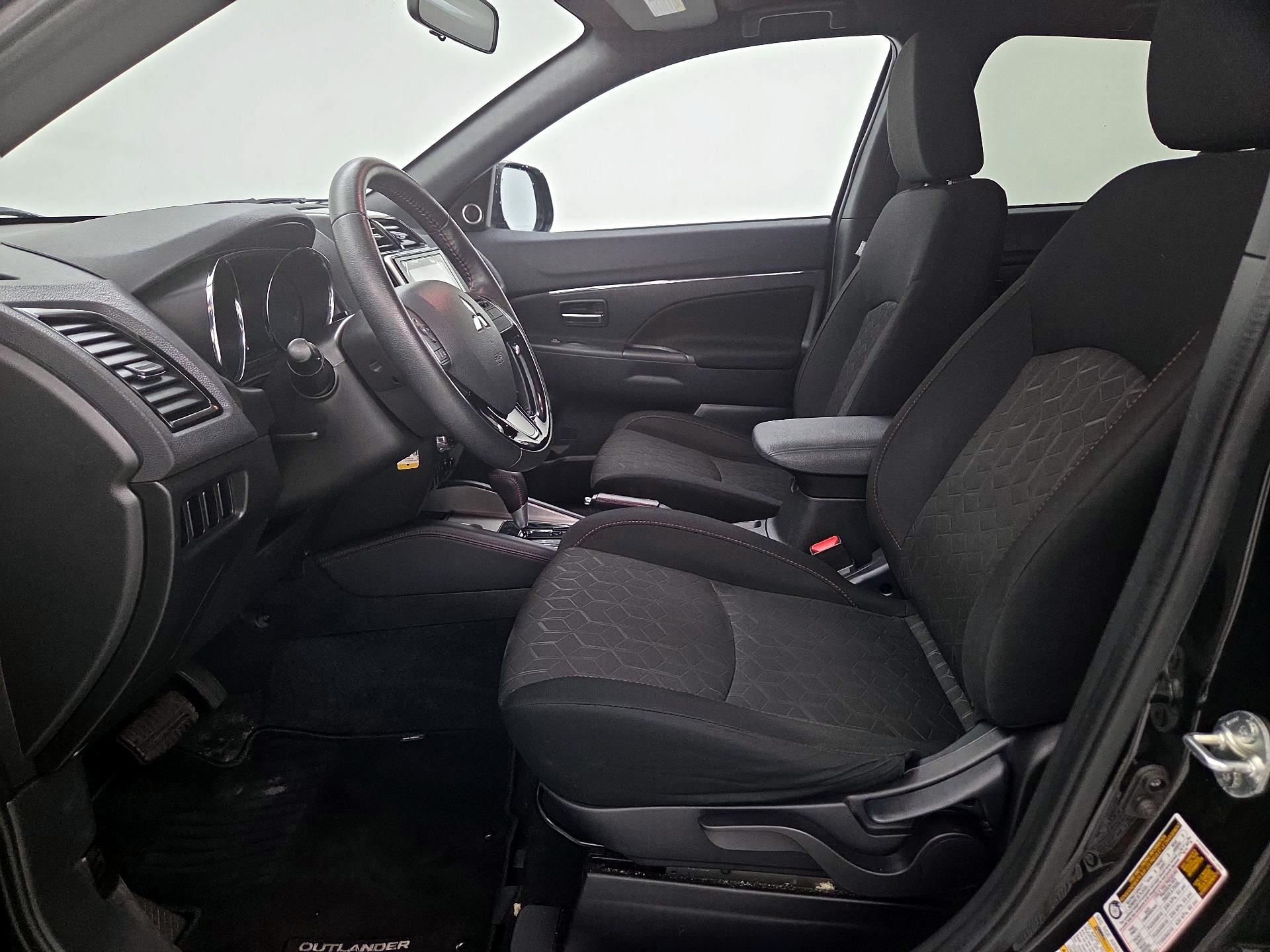 Thumbnail: 2020 Mitsubishi Outlander Sport - 11