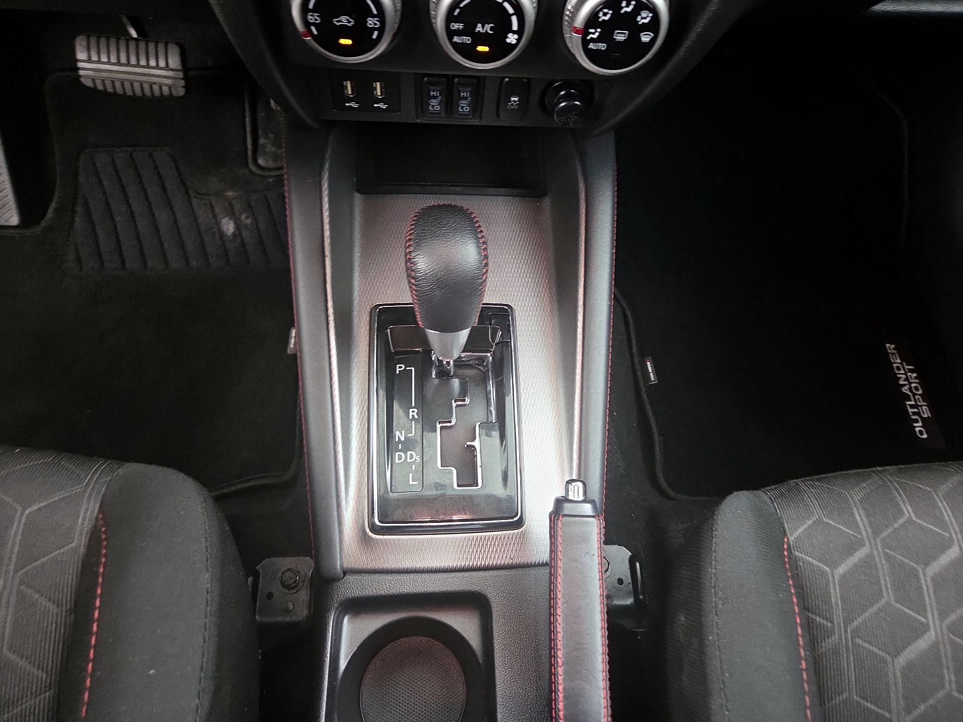 Thumbnail: 2020 Mitsubishi Outlander Sport - 16