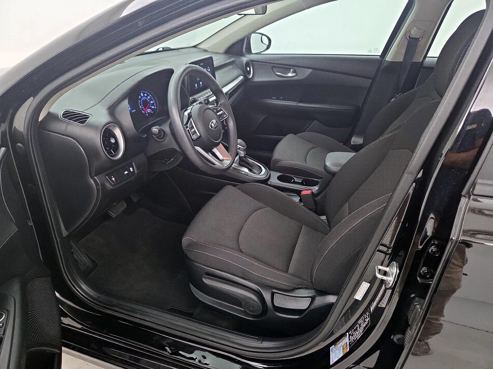 Thumbnail: 2020 Kia Forte - 11