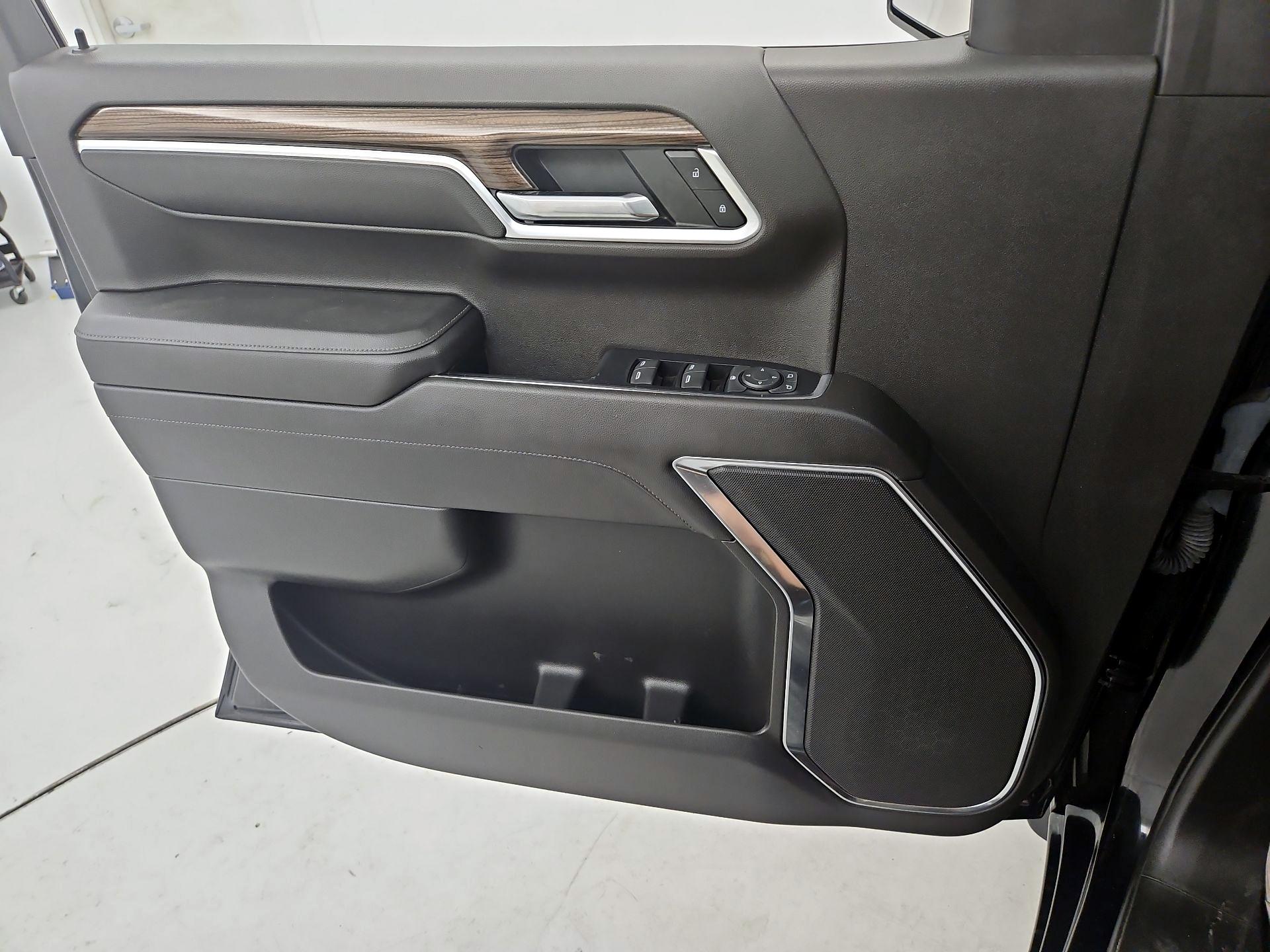 Thumbnail: 2022 Chevrolet Silverado 1500 - 12