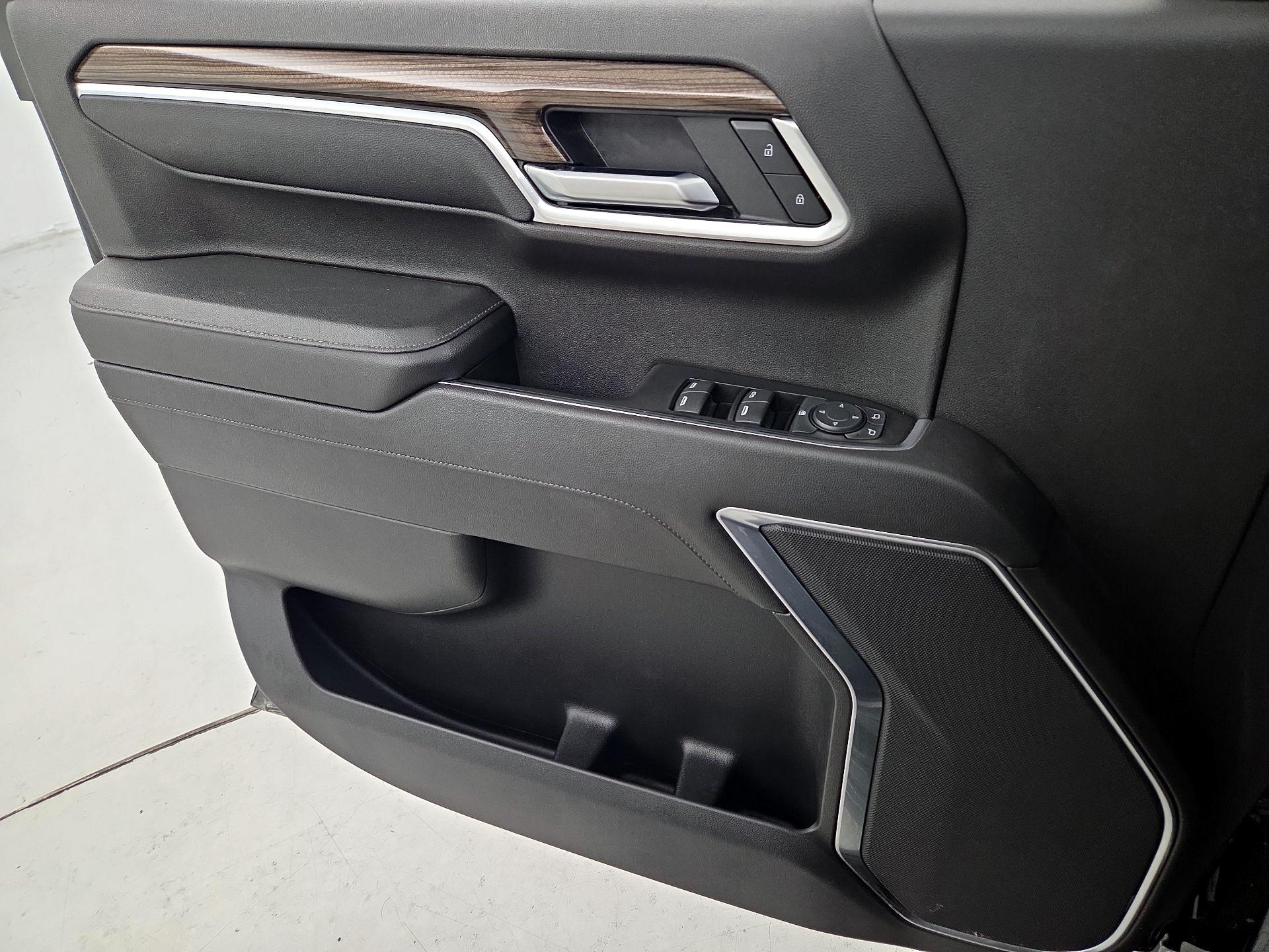 Thumbnail: 2022 Chevrolet Silverado 1500 - 12