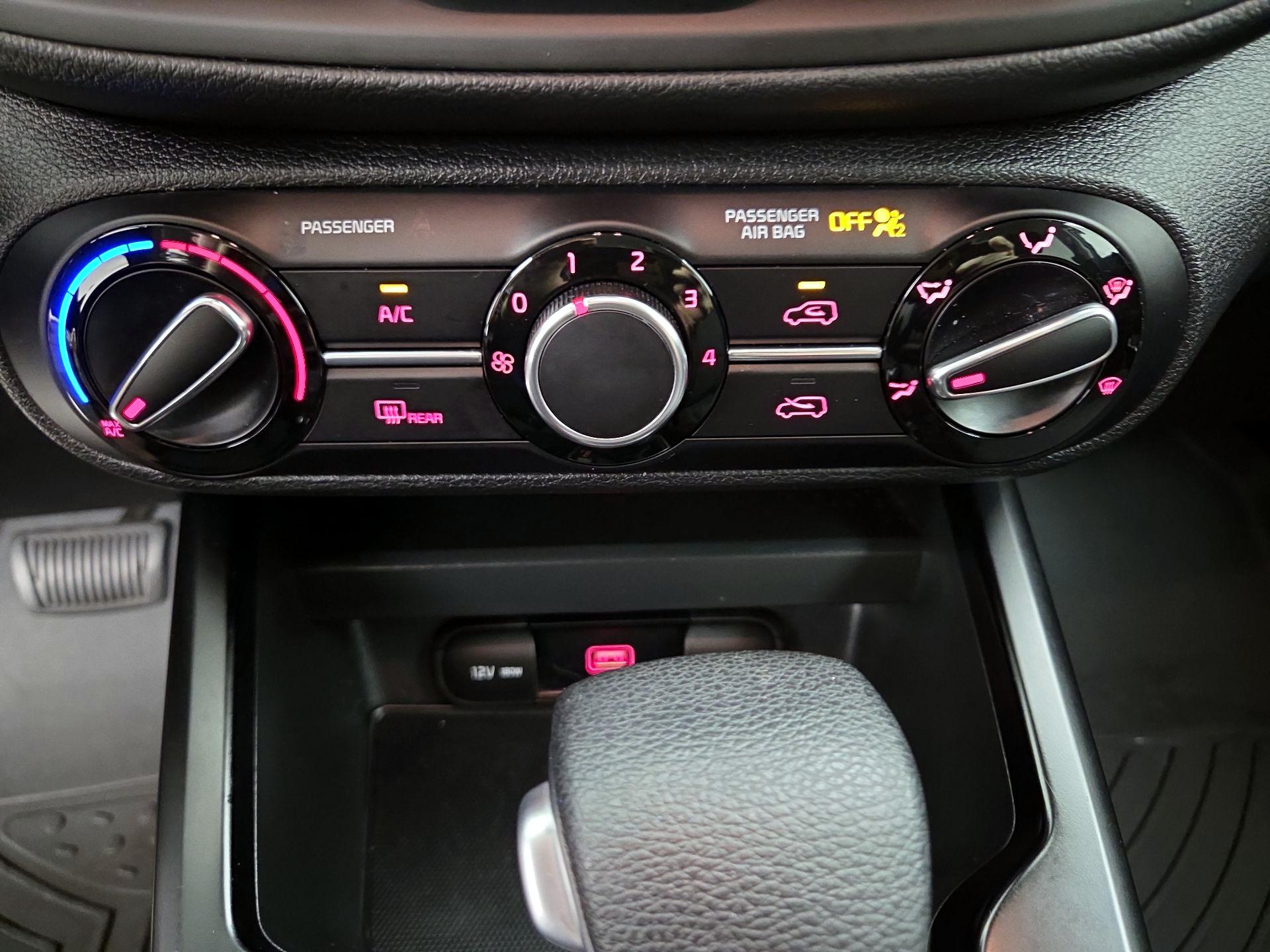 Thumbnail: 2020 Kia Soul - 16