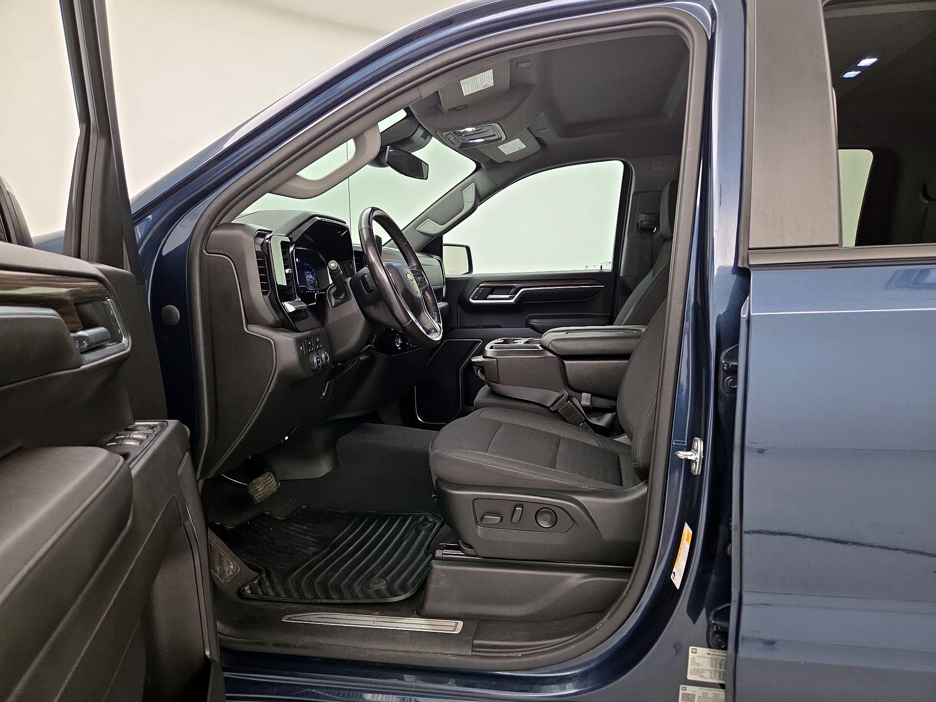 Thumbnail: 2022 Chevrolet Silverado 1500 - 11