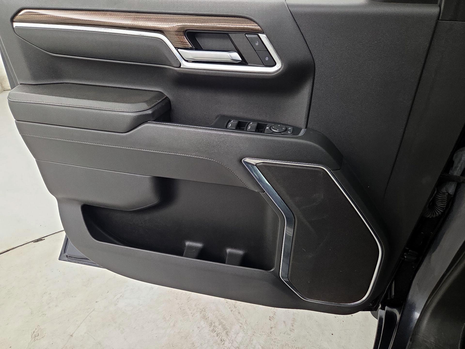 Thumbnail: 2023 Chevrolet Silverado 1500 - 12