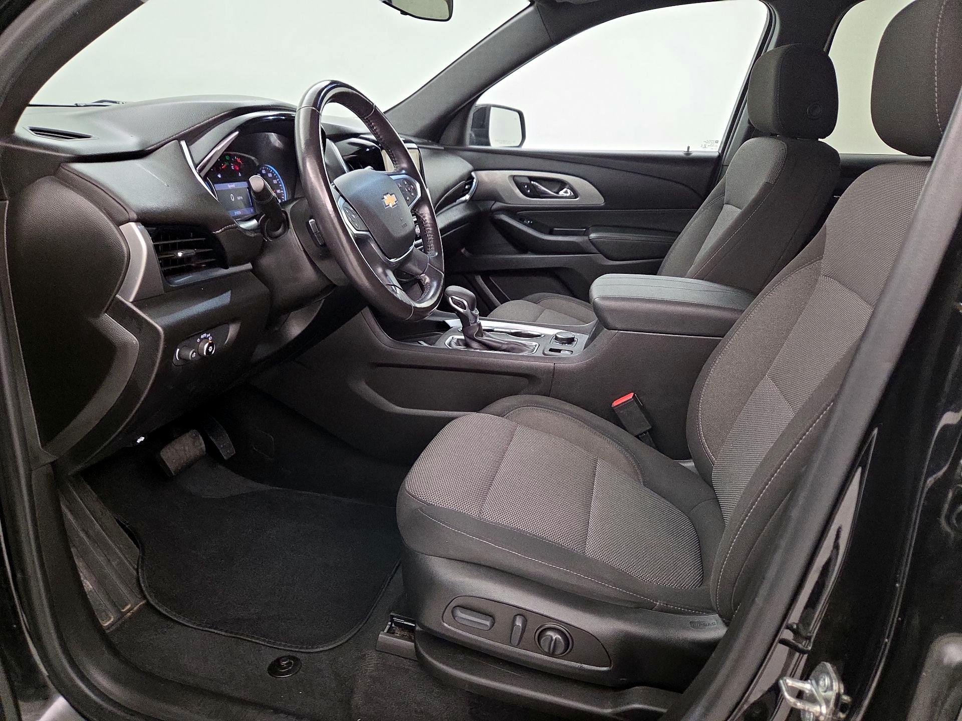 Thumbnail: 2022 Chevrolet Traverse - 11