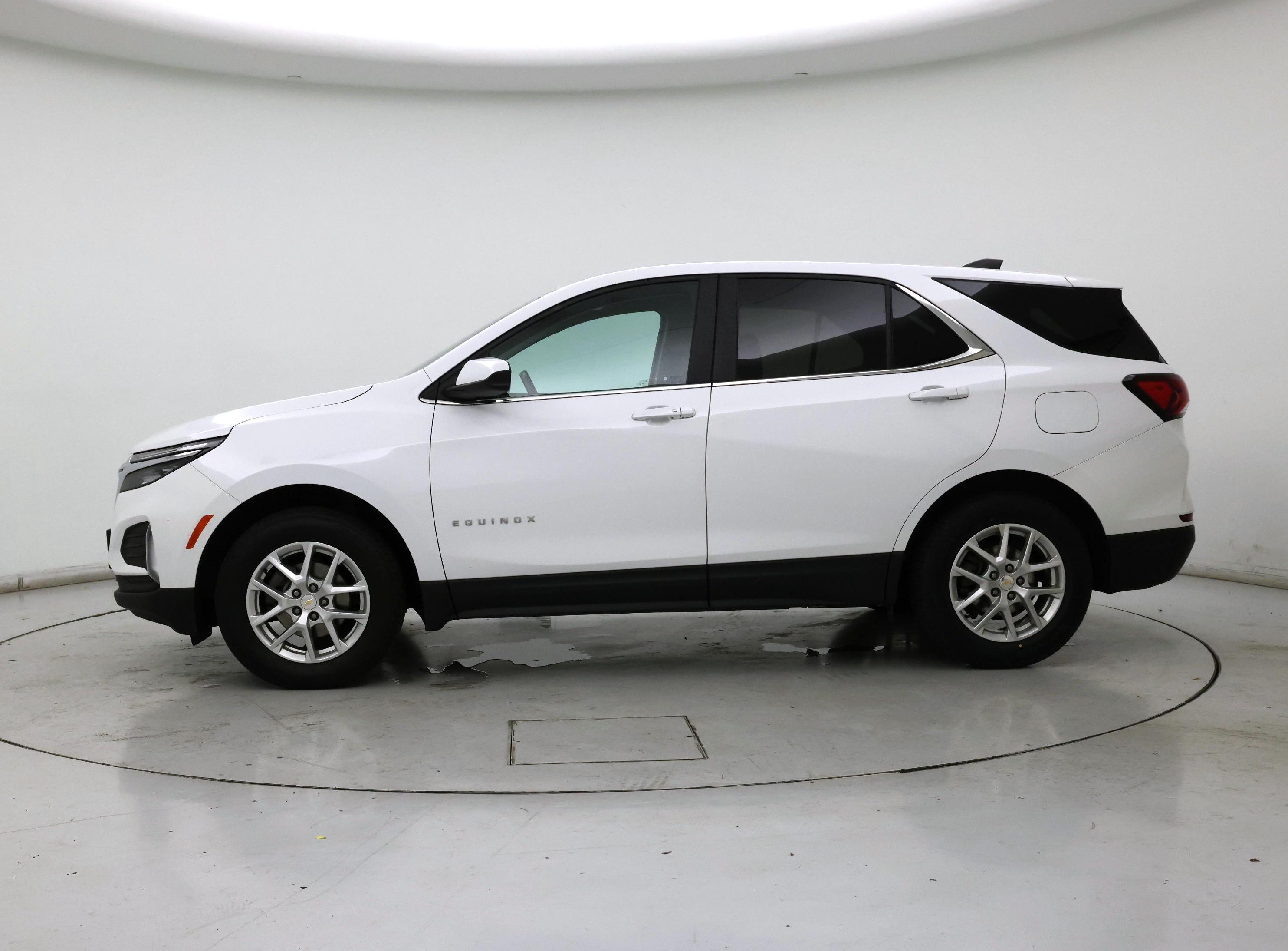 Thumbnail: 2022 Chevrolet Equinox - 3