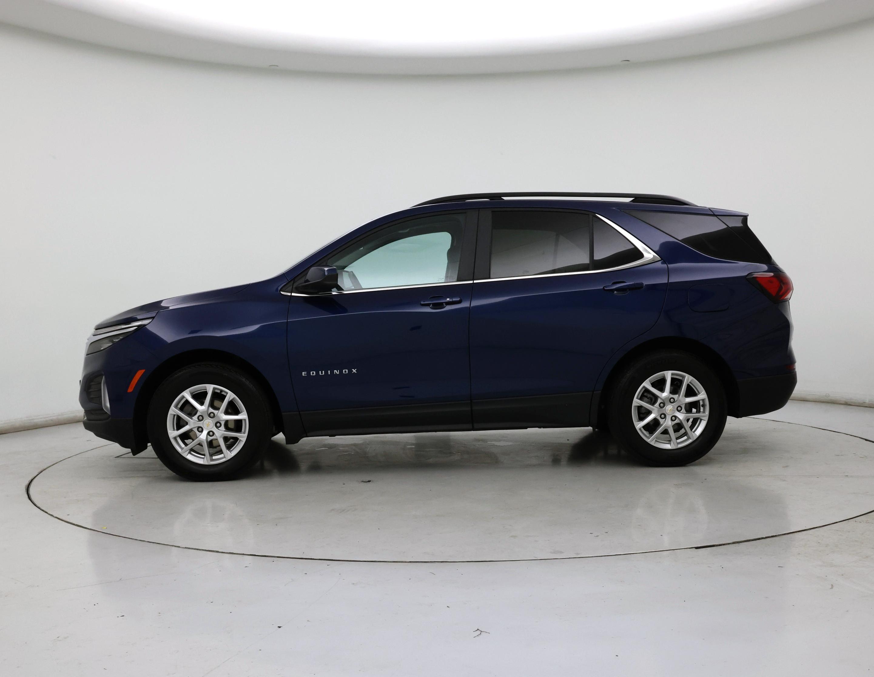 Thumbnail: 2022 Chevrolet Equinox - 3