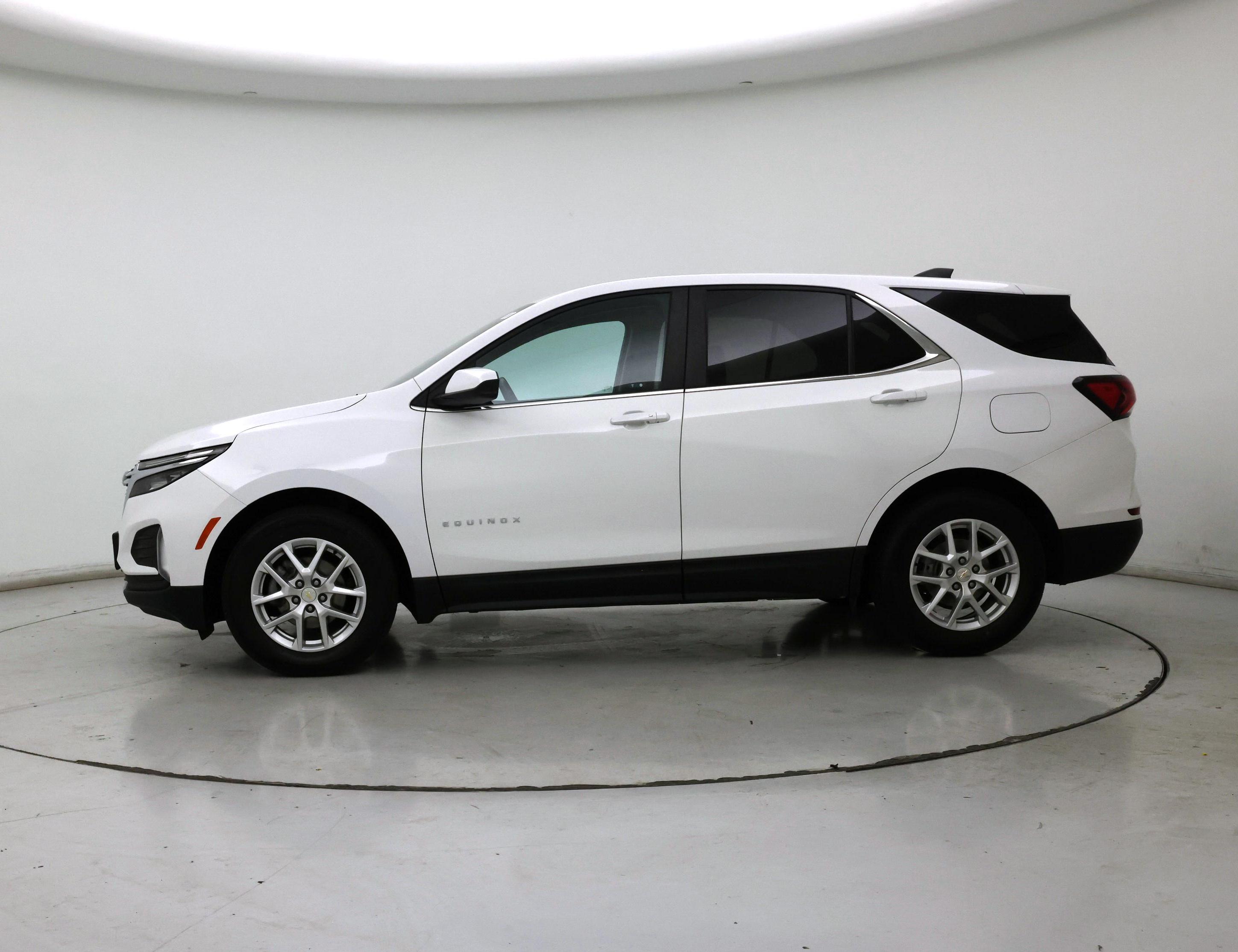 Thumbnail: 2022 Chevrolet Equinox - 3