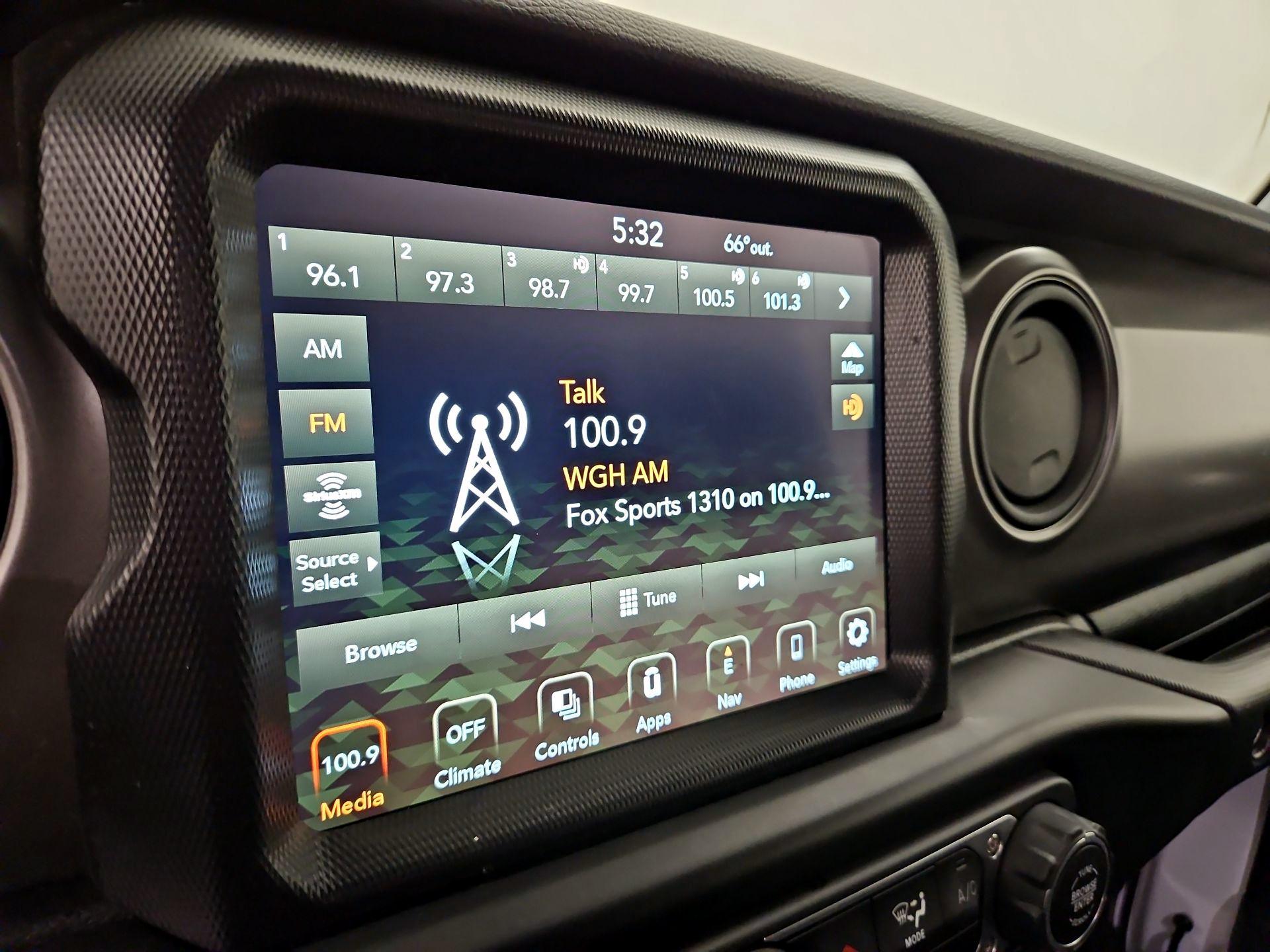 Thumbnail: 2022 Jeep Wrangler - 16