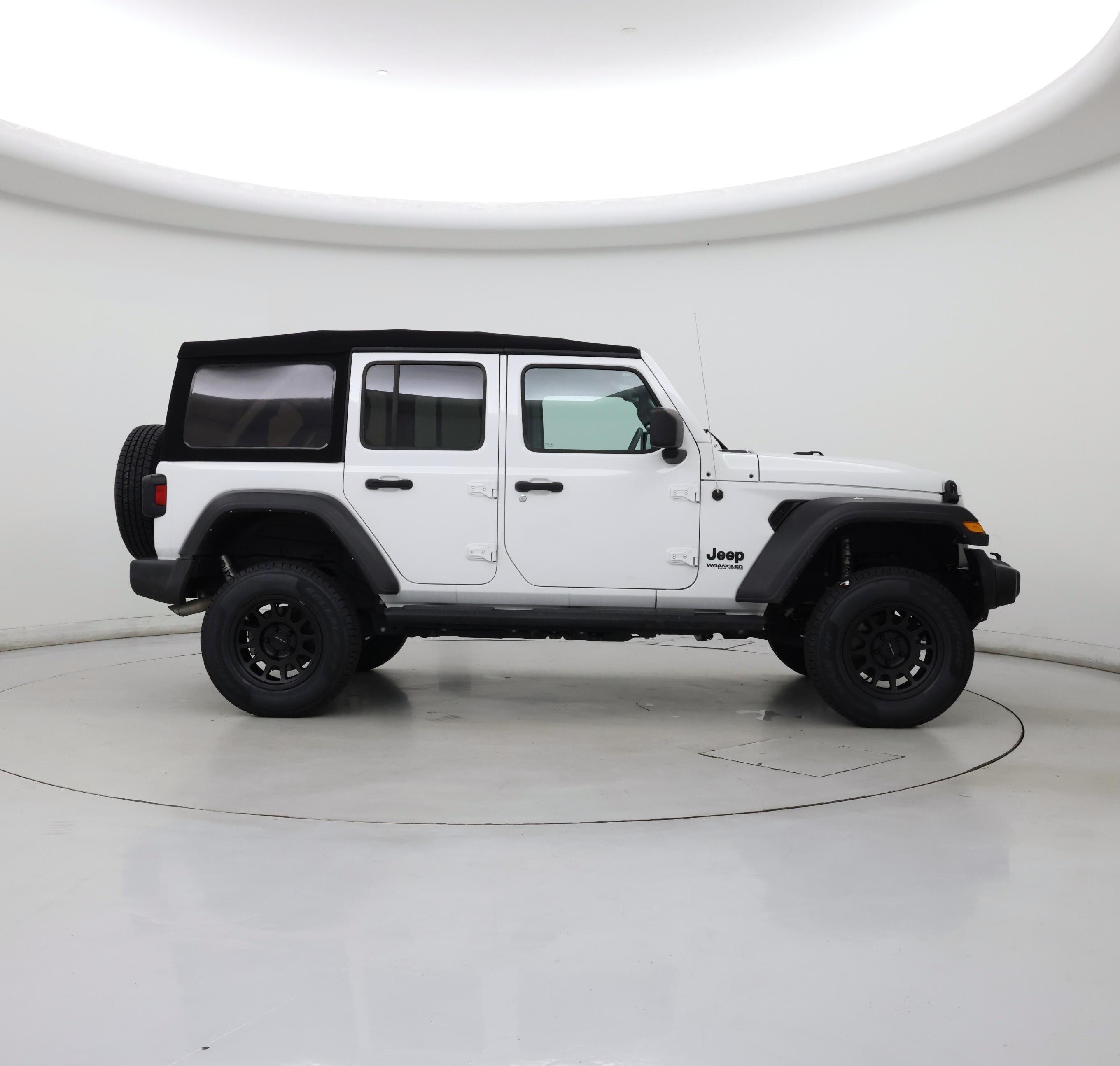 Thumbnail: 2022 Jeep Wrangler - 7
