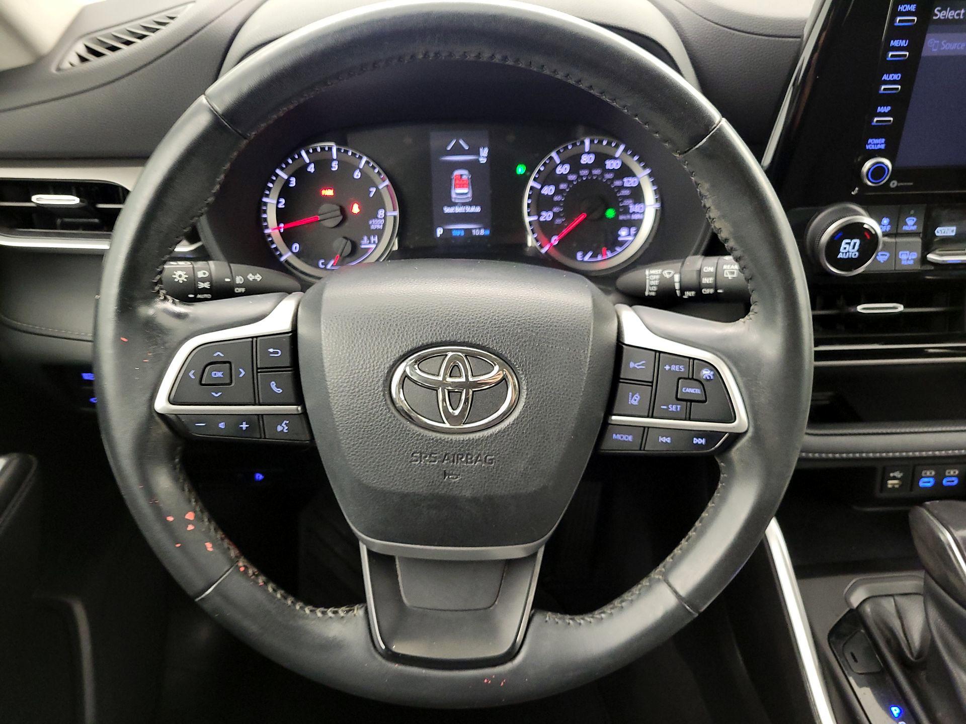 Thumbnail: 2022 Toyota Highlander - 10