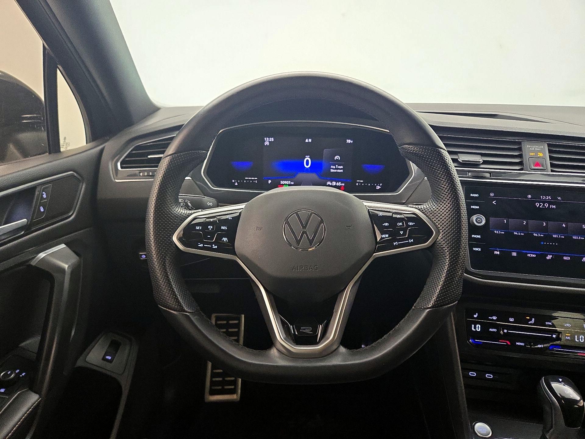 Thumbnail: 2022 Volkswagen Tiguan - 10