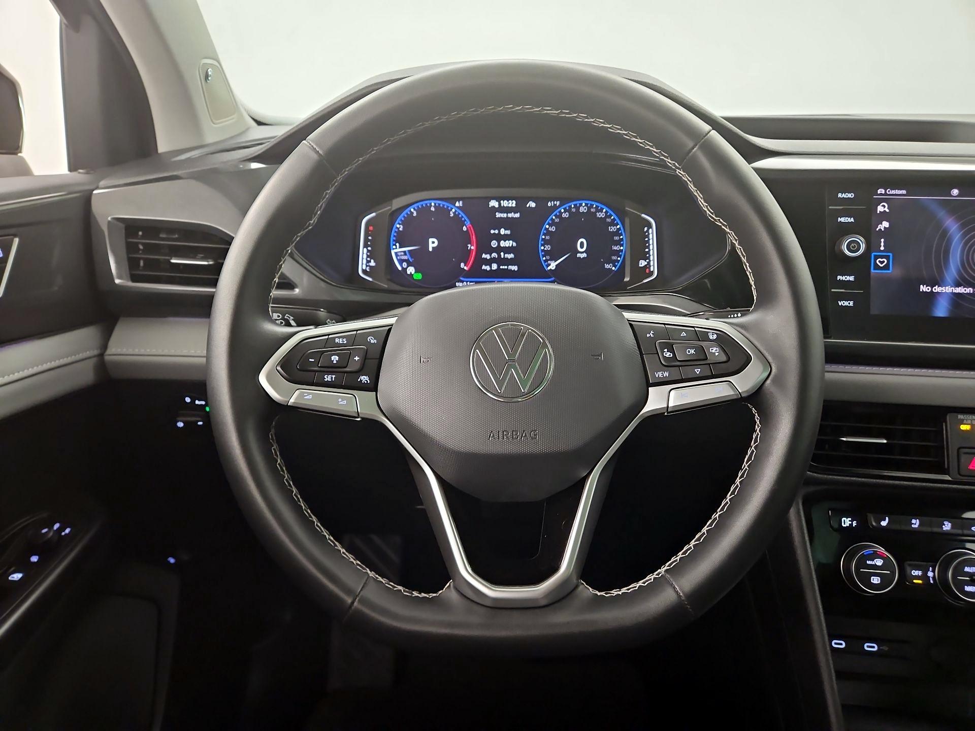Thumbnail: 2022 Volkswagen Taos - 10