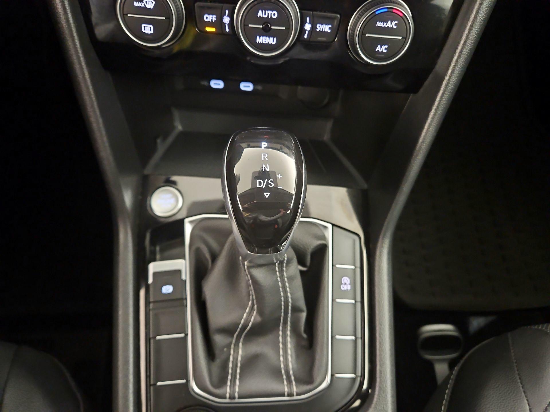 Thumbnail: 2022 Volkswagen Taos - 18