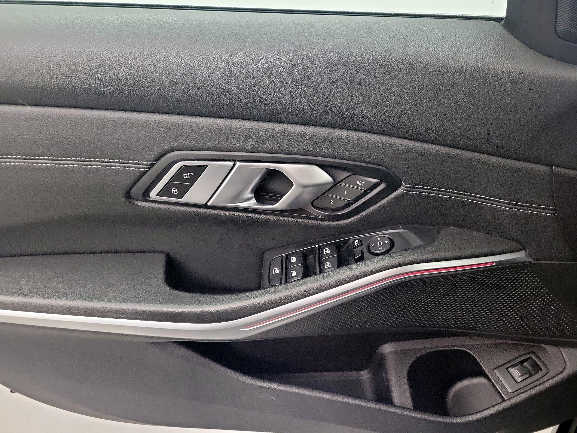 Thumbnail: 2021 BMW 3 Series - 10