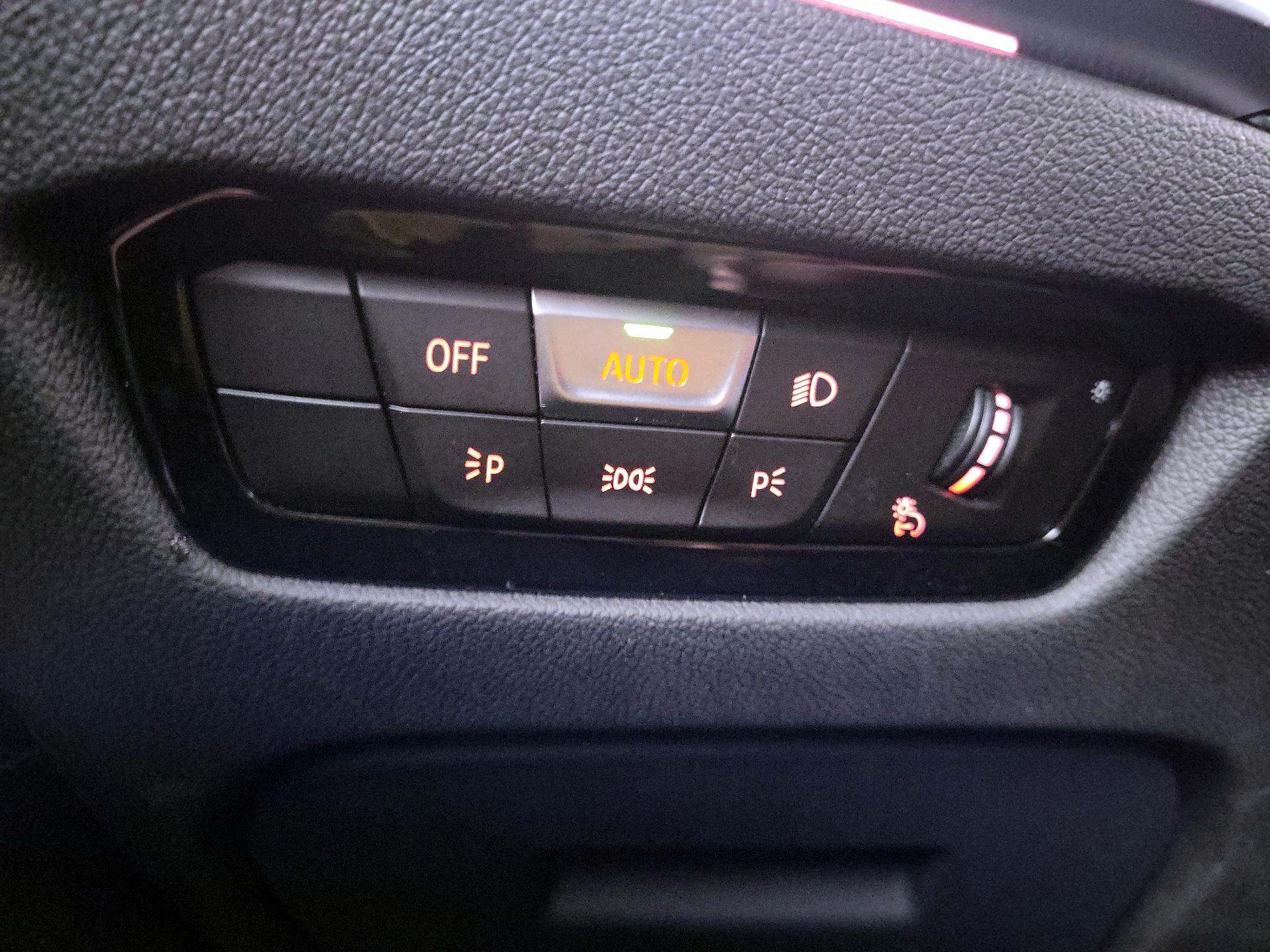 Thumbnail: 2021 BMW 3 Series - 11