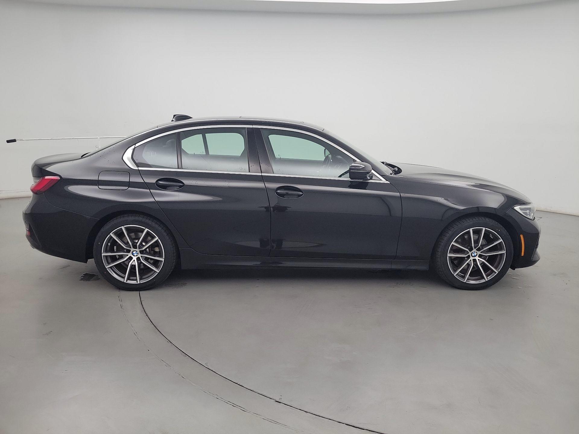 Thumbnail: 2021 BMW 3 Series - 4