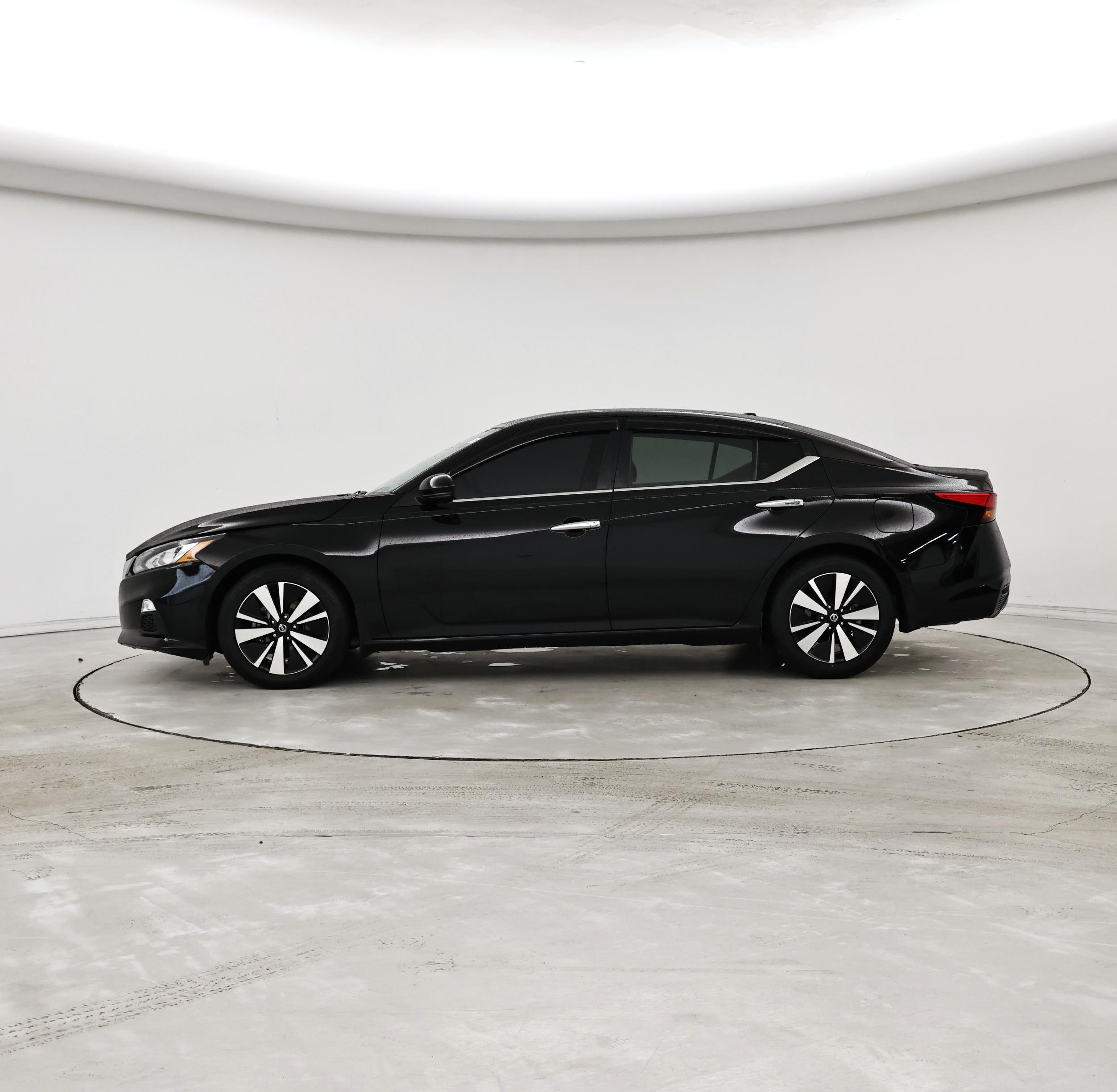 Thumbnail: 2022 Nissan Altima - 3