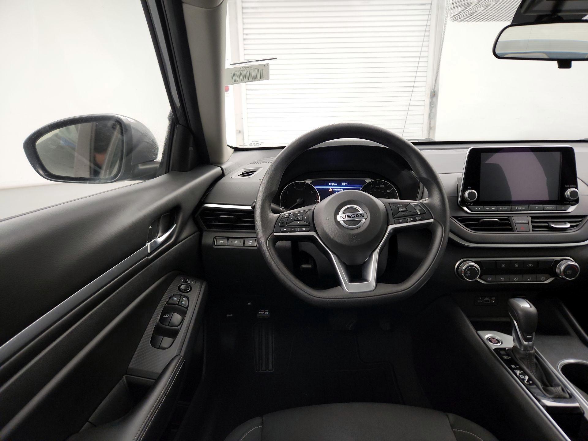 Thumbnail: 2022 Nissan Altima - 10