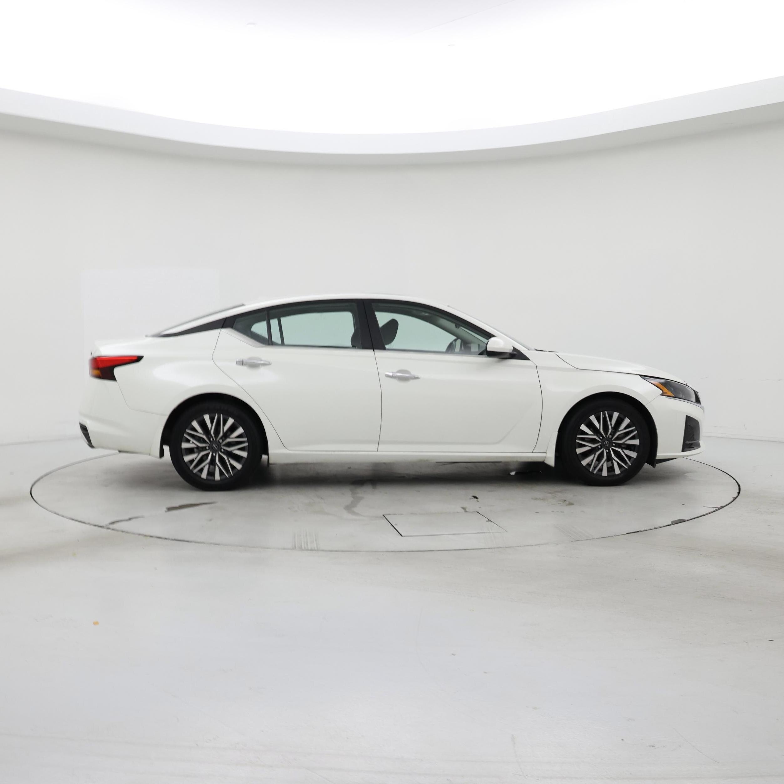 Thumbnail: 2023 Nissan Altima - 7