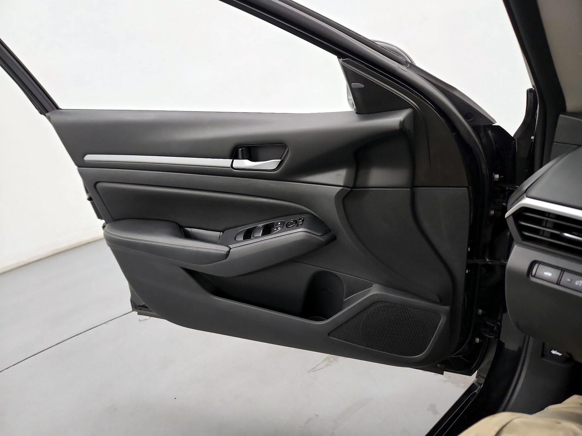 Thumbnail: 2022 Nissan Altima - 12