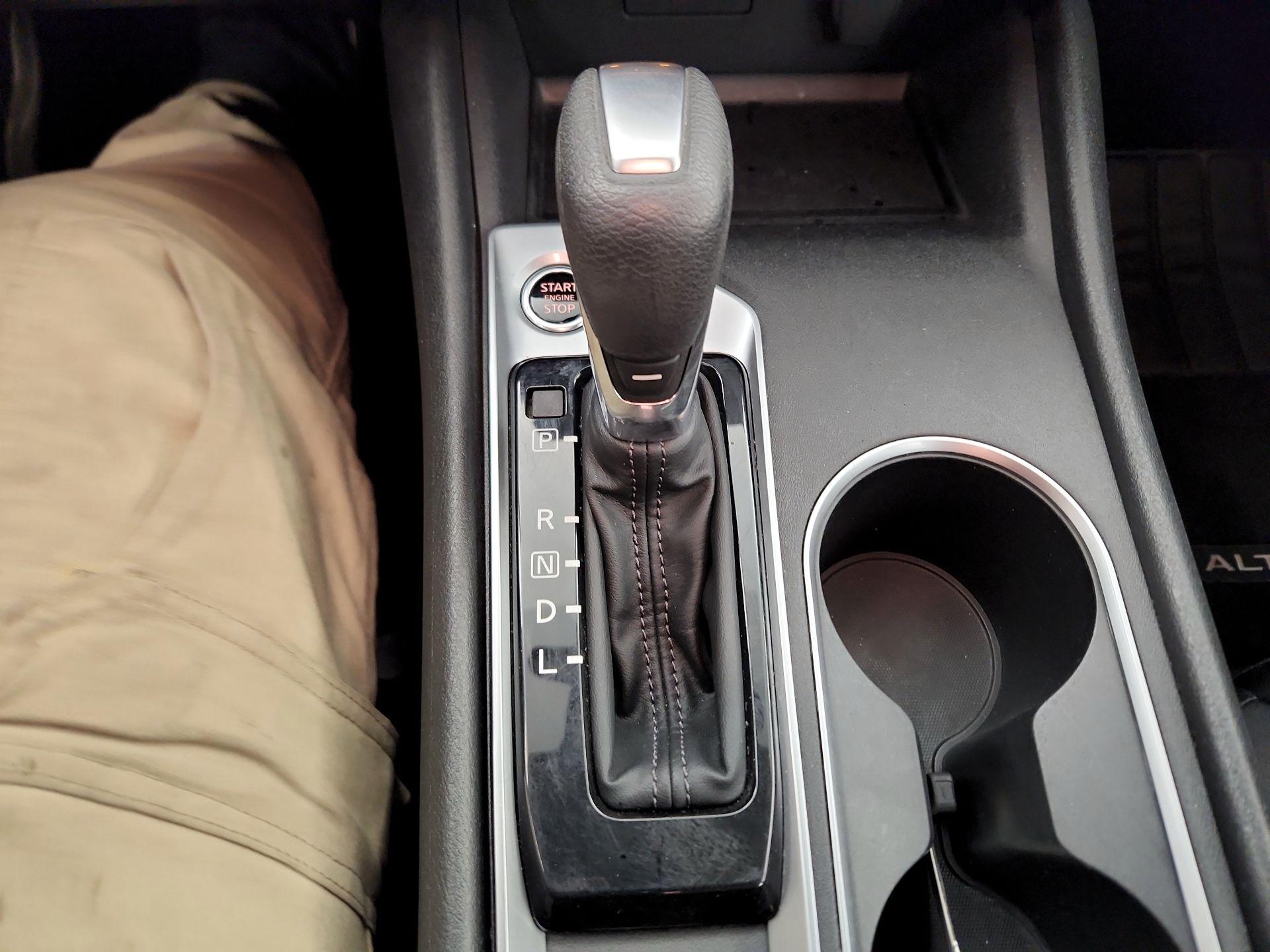 Thumbnail: 2022 Nissan Altima - 17