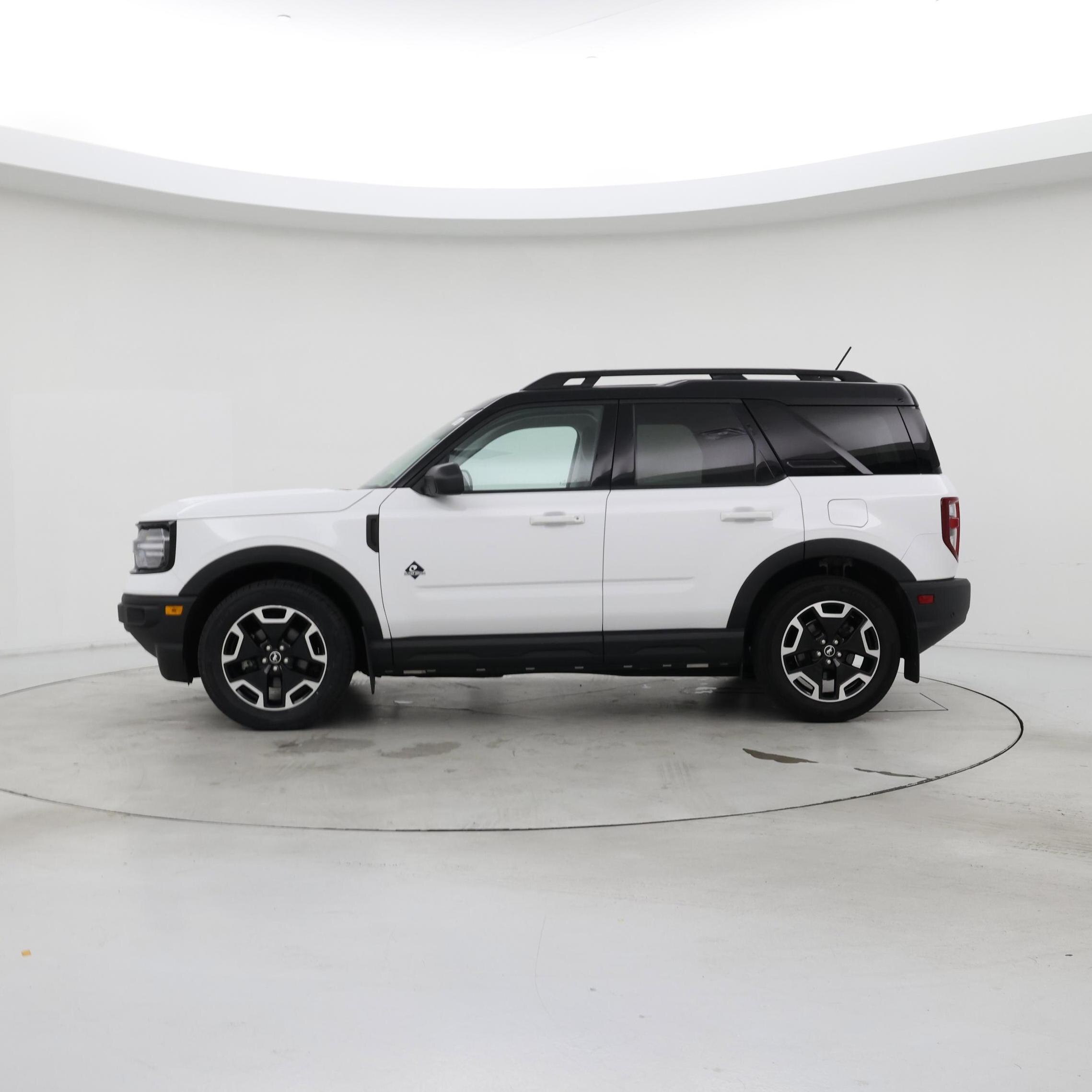 Thumbnail: 2022 Ford Bronco Sport - 3
