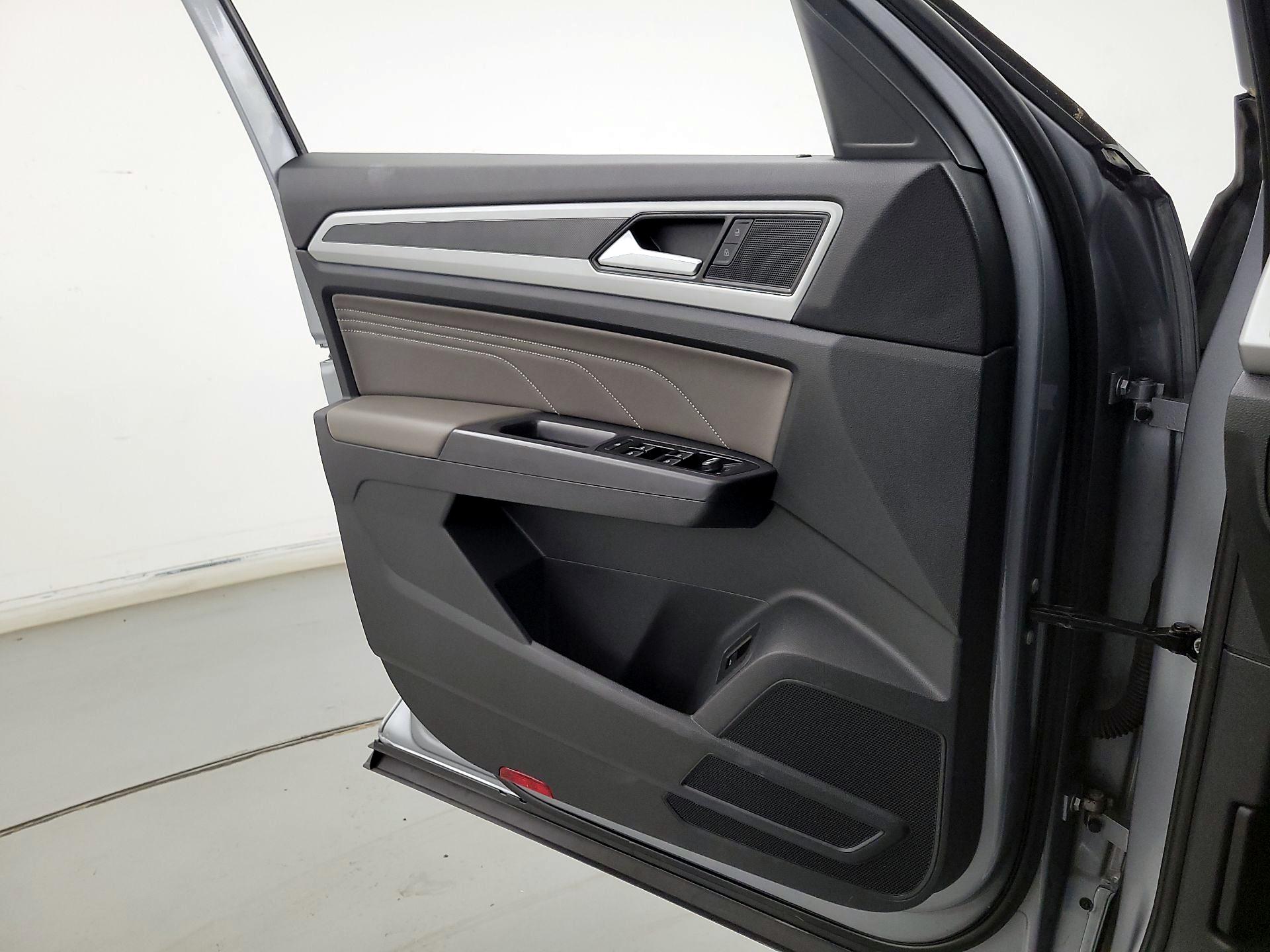 Thumbnail: 2021 Volkswagen Atlas - 12