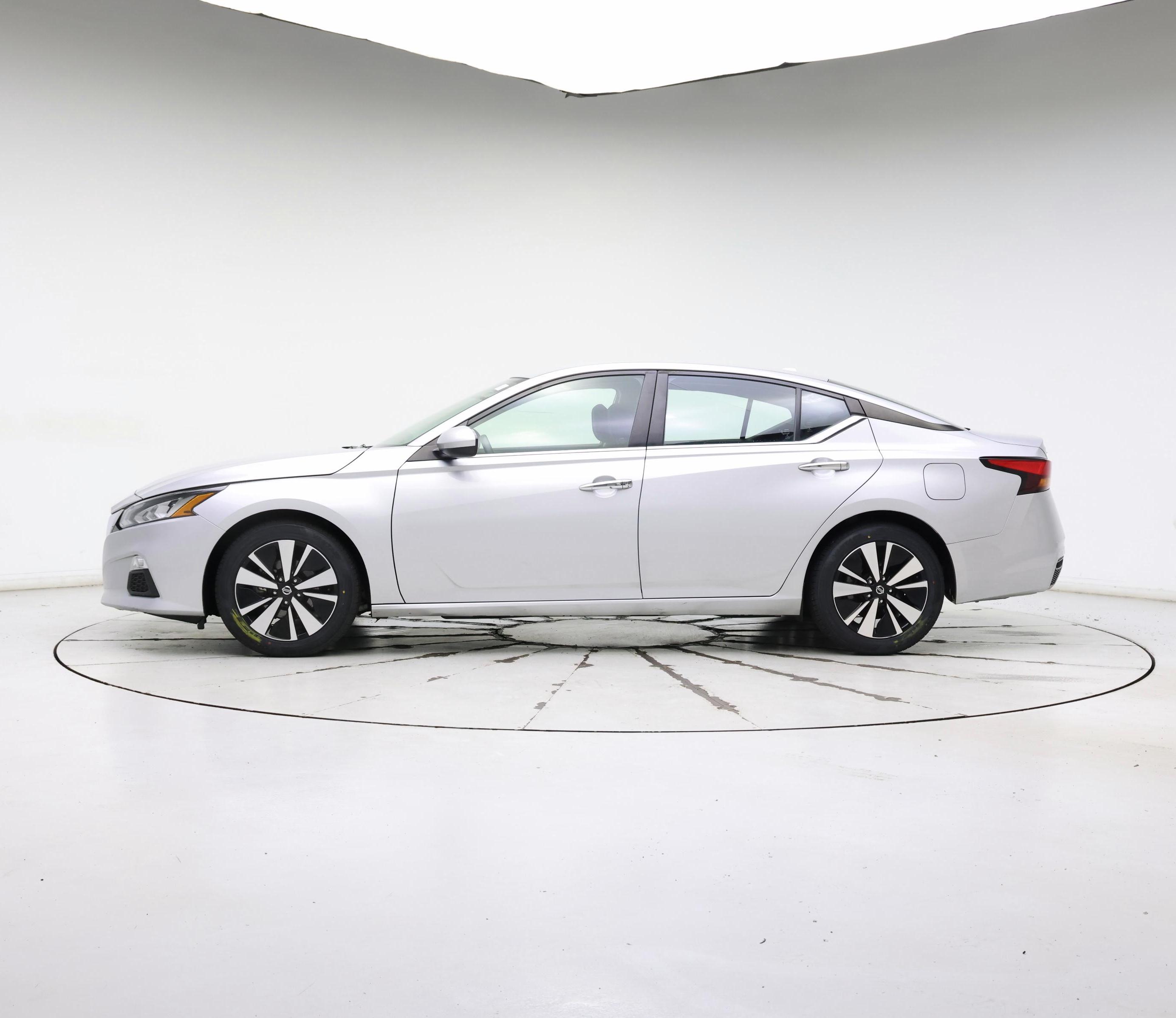 Thumbnail: 2022 Nissan Altima - 3