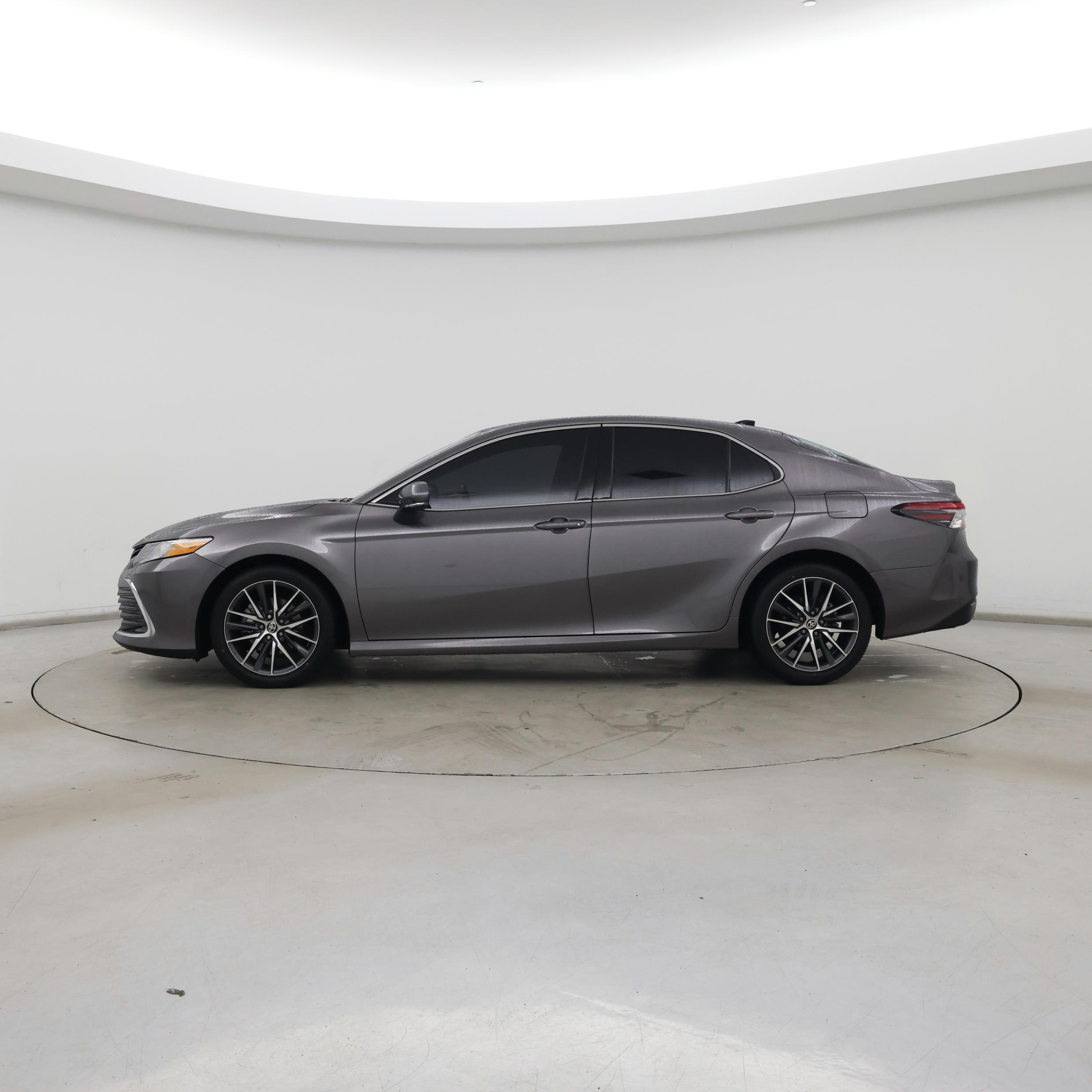 Thumbnail: 2022 Toyota Camry - 3