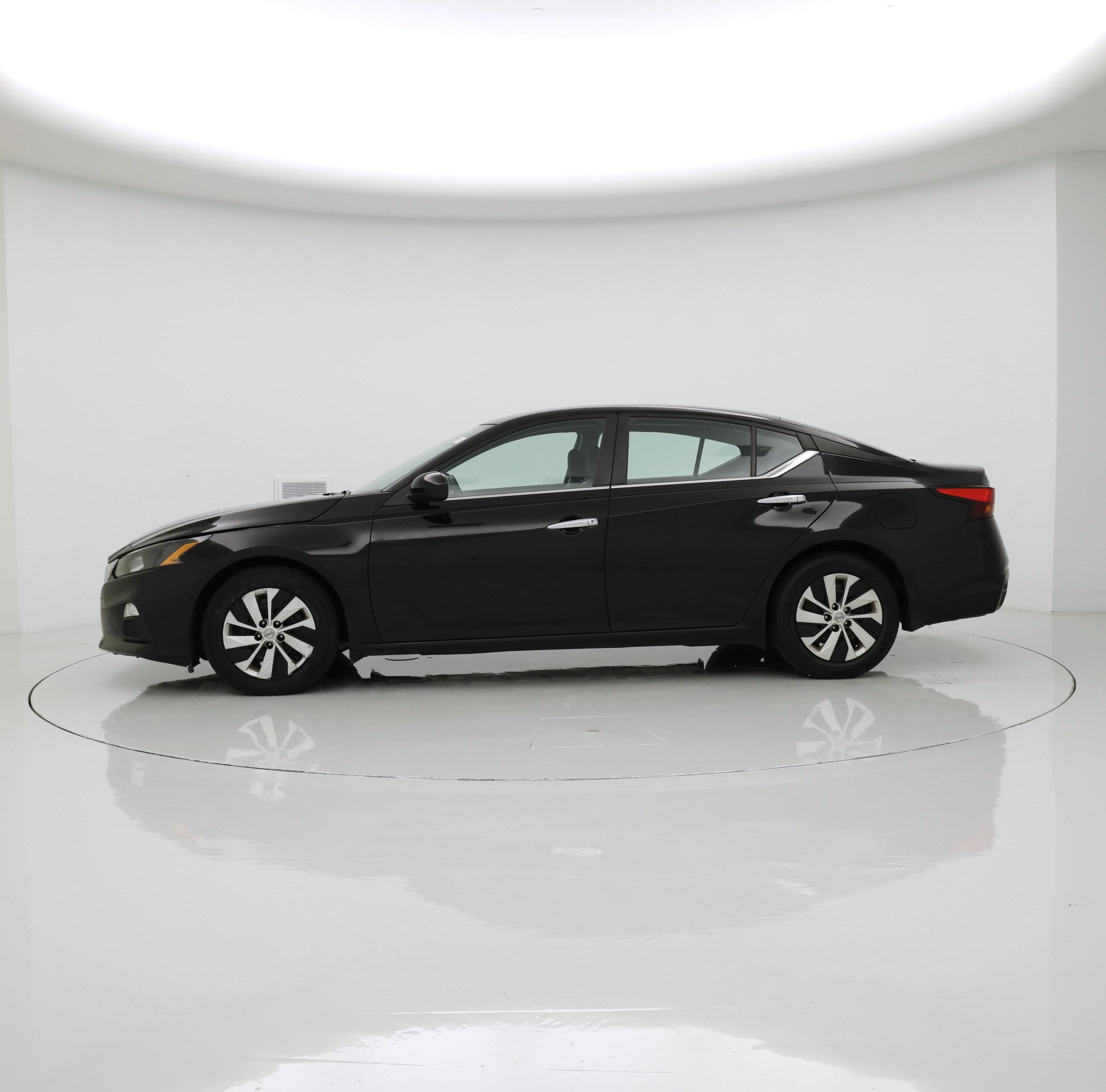 Thumbnail: 2022 Nissan Altima - 3