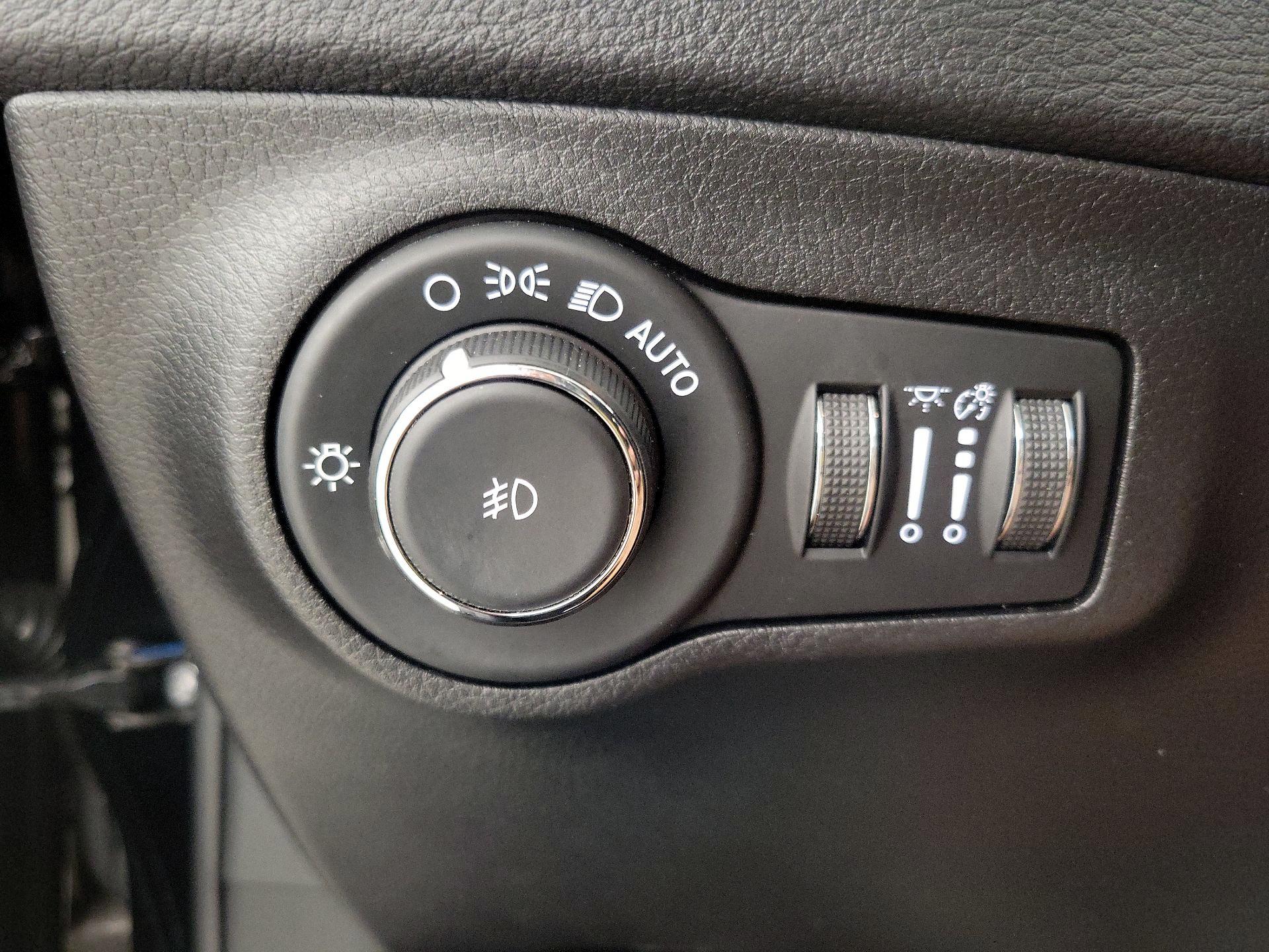 Thumbnail: 2020 Jeep Compass - 13