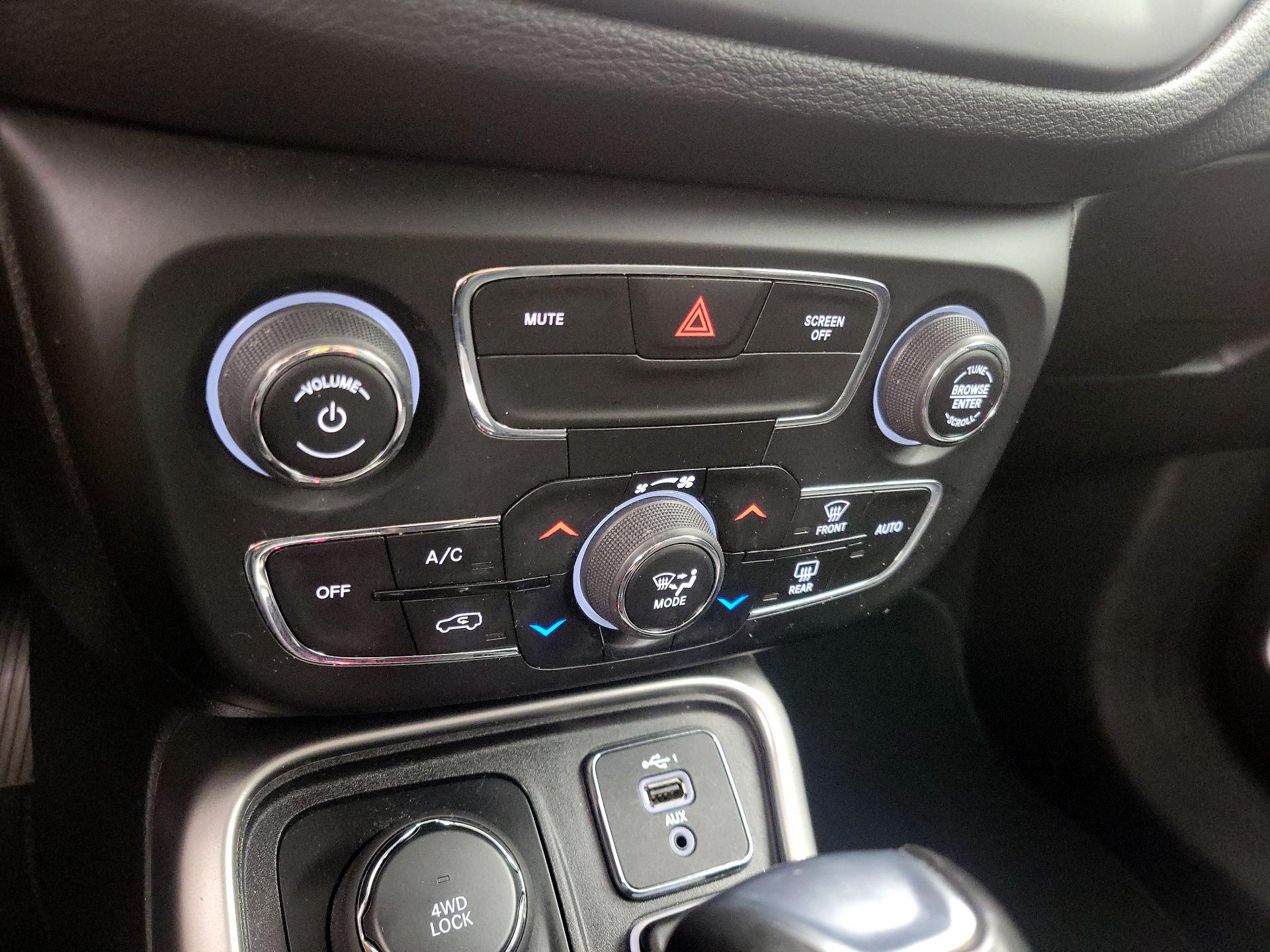 Thumbnail: 2020 Jeep Compass - 16