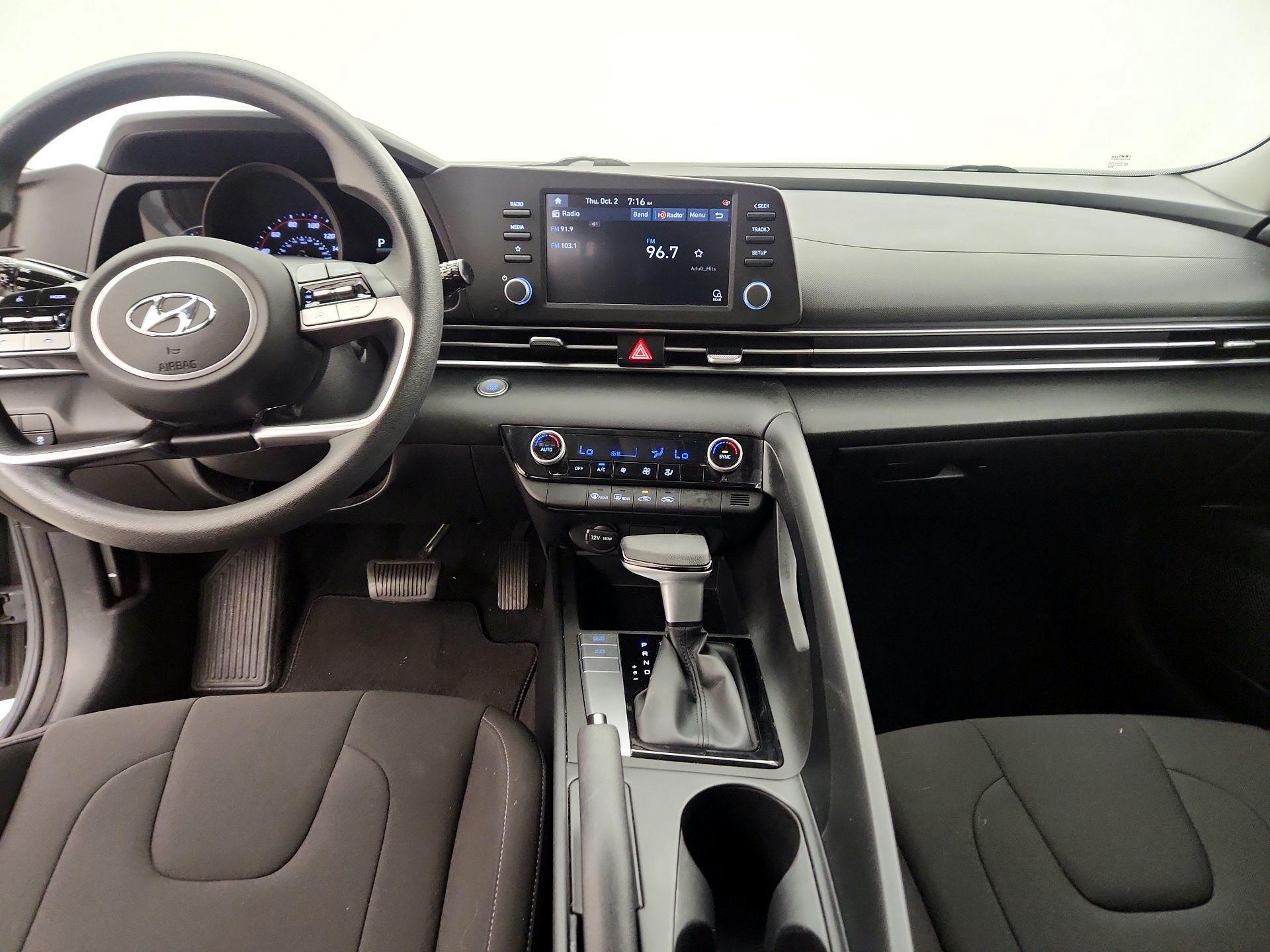 Thumbnail: 2022 Hyundai Elantra - 9