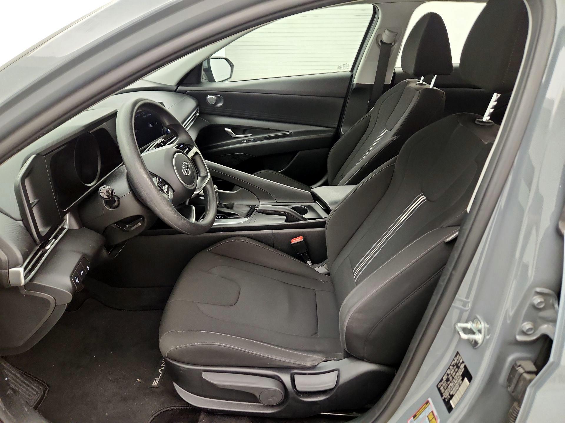 Thumbnail: 2022 Hyundai Elantra - 11