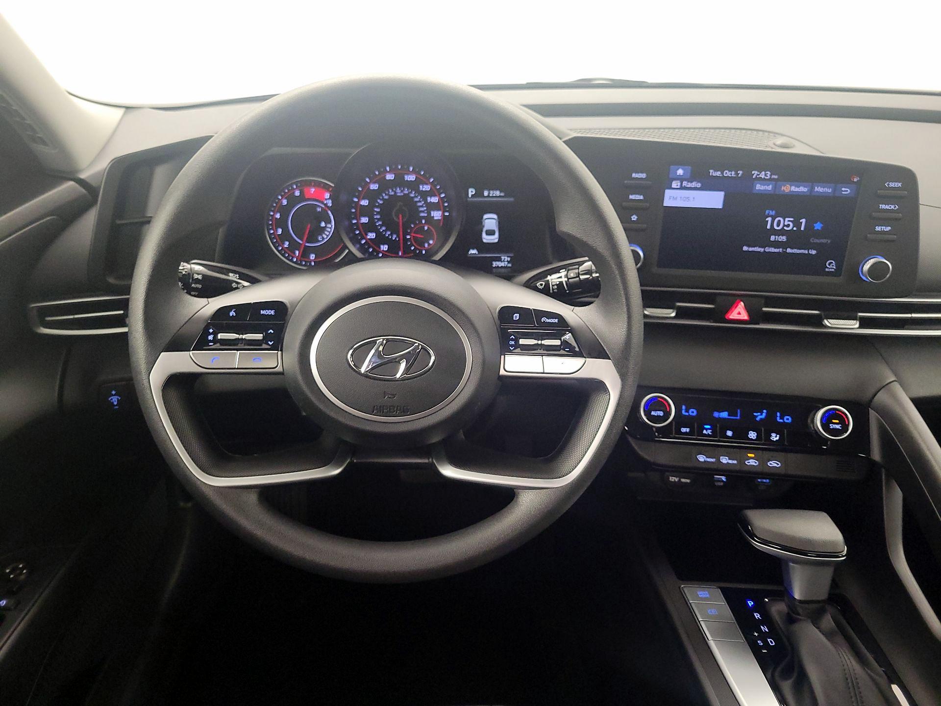 Thumbnail: 2022 Hyundai Elantra - 10