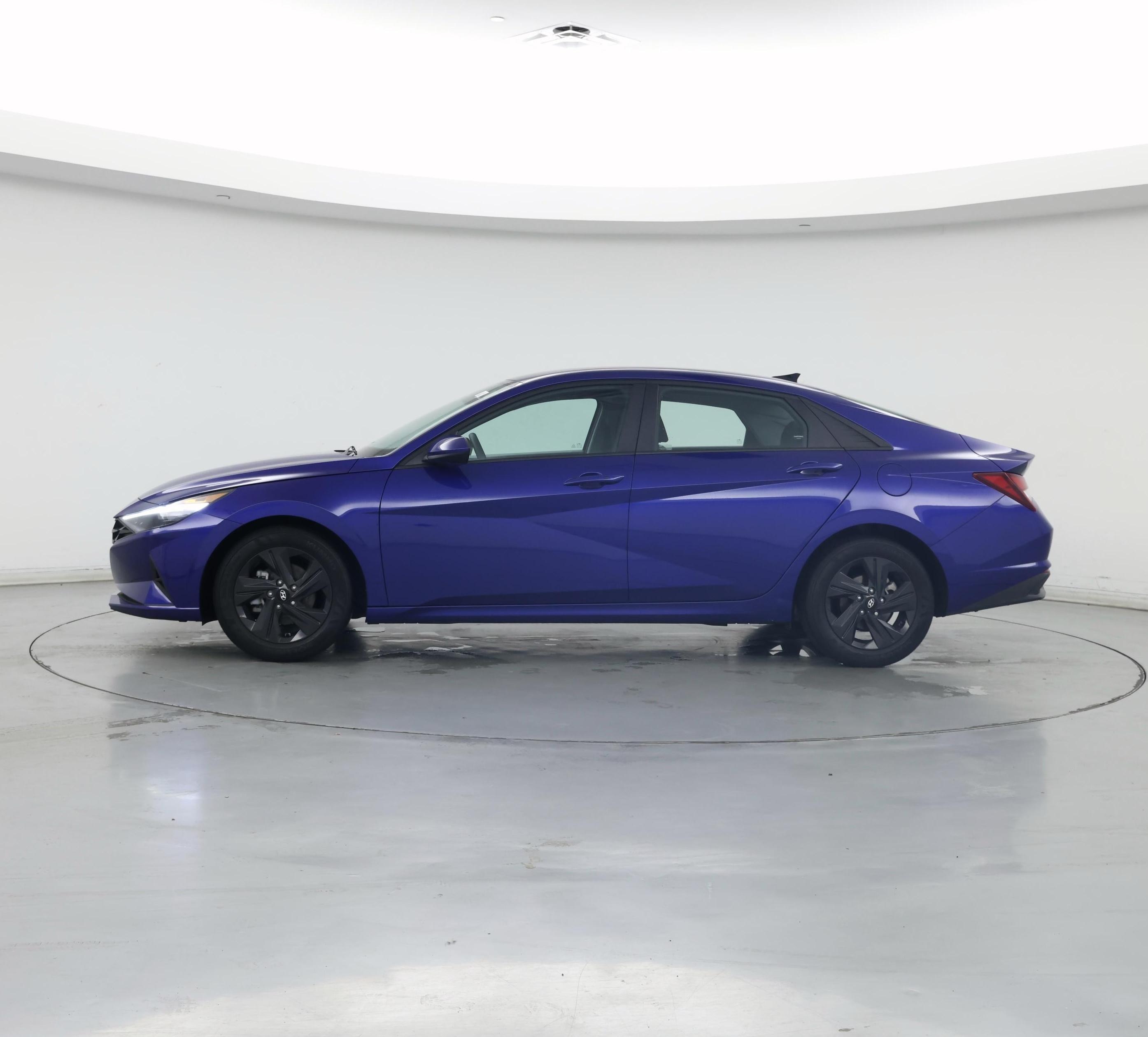 Thumbnail: 2022 Hyundai Elantra - 3