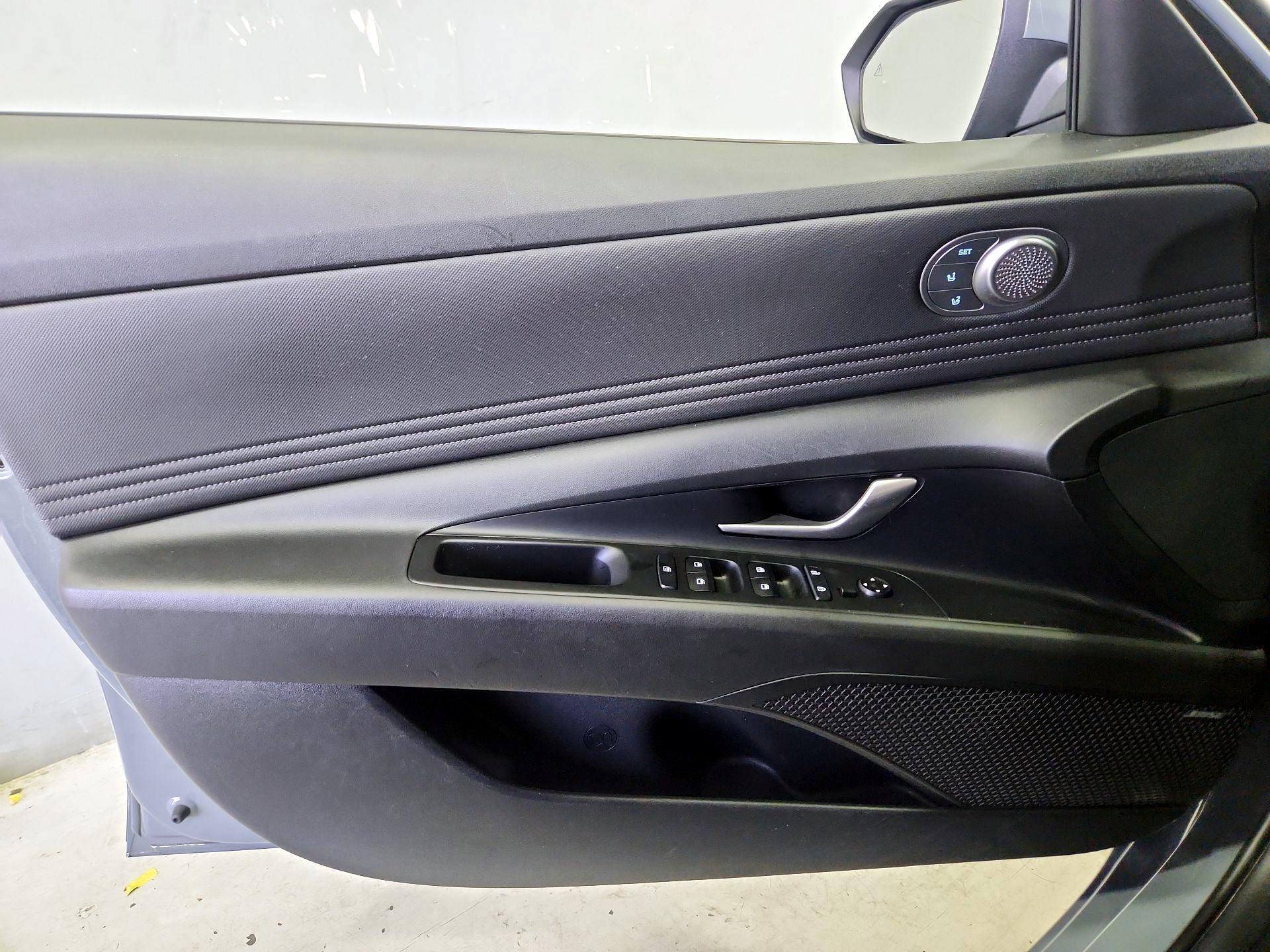 Thumbnail: 2022 Hyundai Elantra - 12