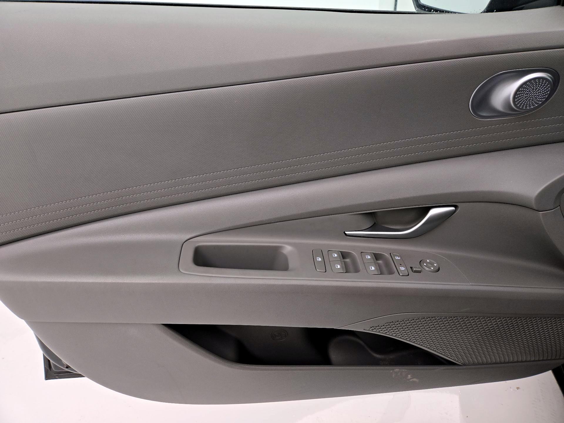 Thumbnail: 2023 Hyundai Elantra - 12