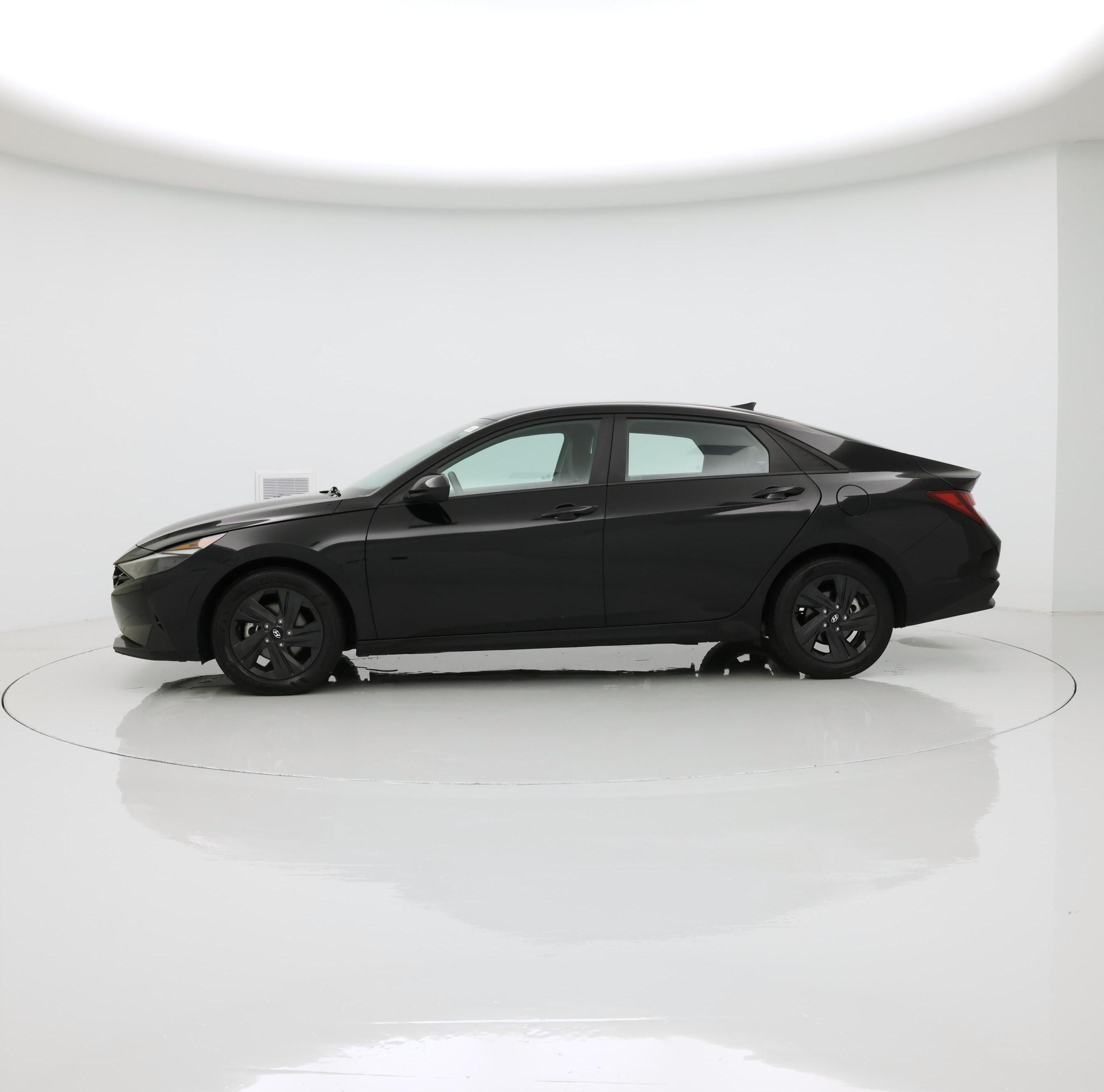 Thumbnail: 2023 Hyundai Elantra - 3