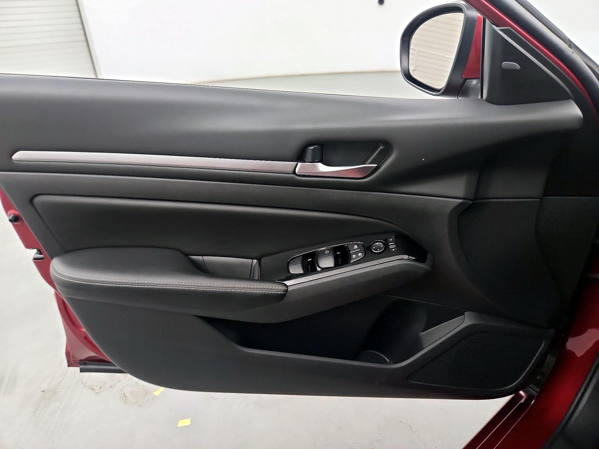 Thumbnail: 2023 Nissan Altima - 12