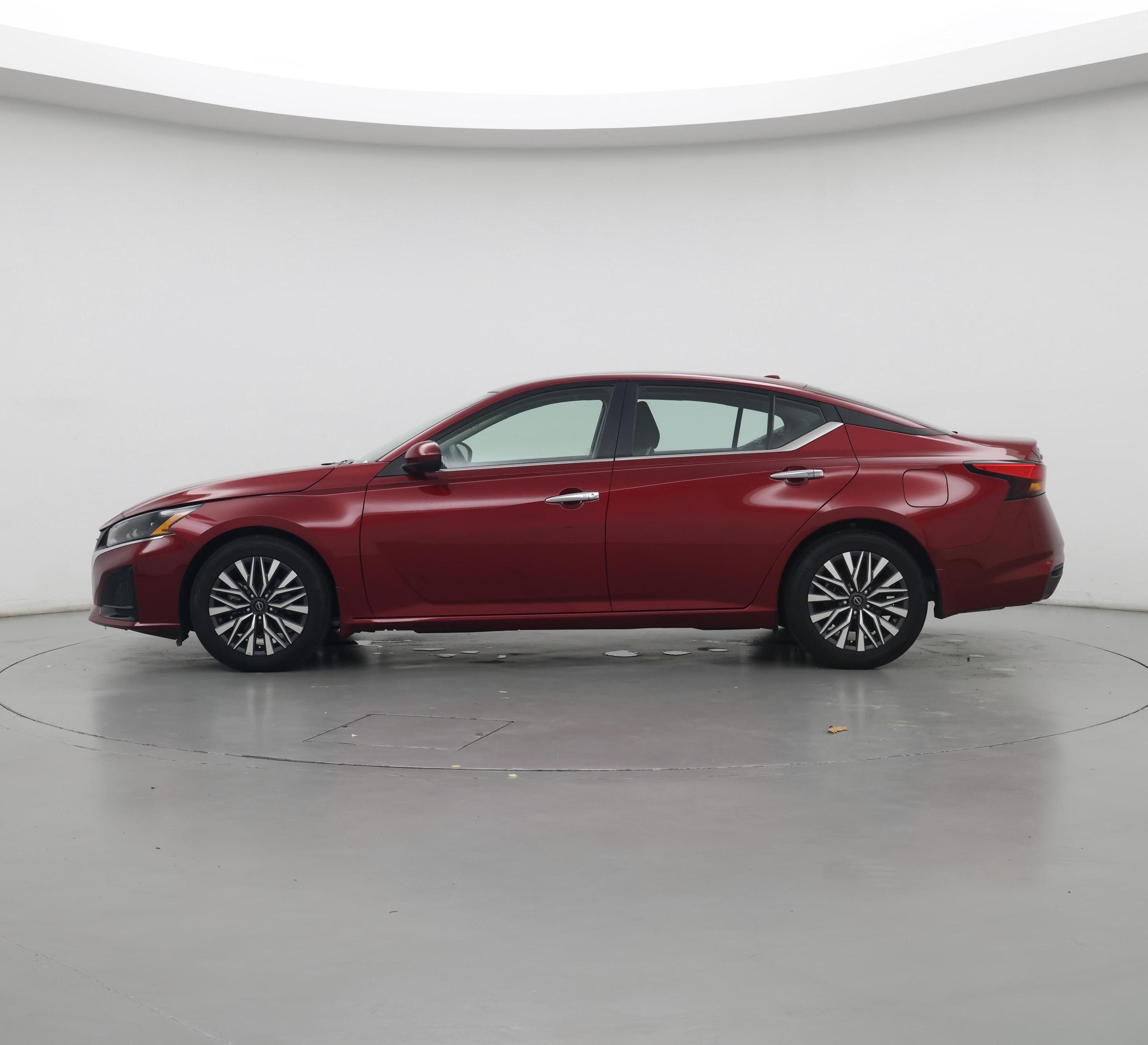 Thumbnail: 2023 Nissan Altima - 3