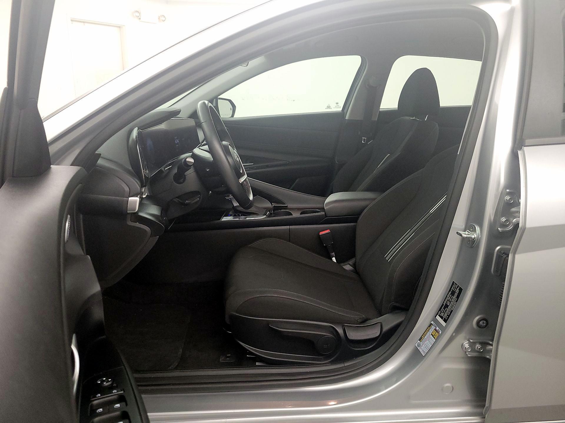 Thumbnail: 2023 Hyundai Elantra - 11