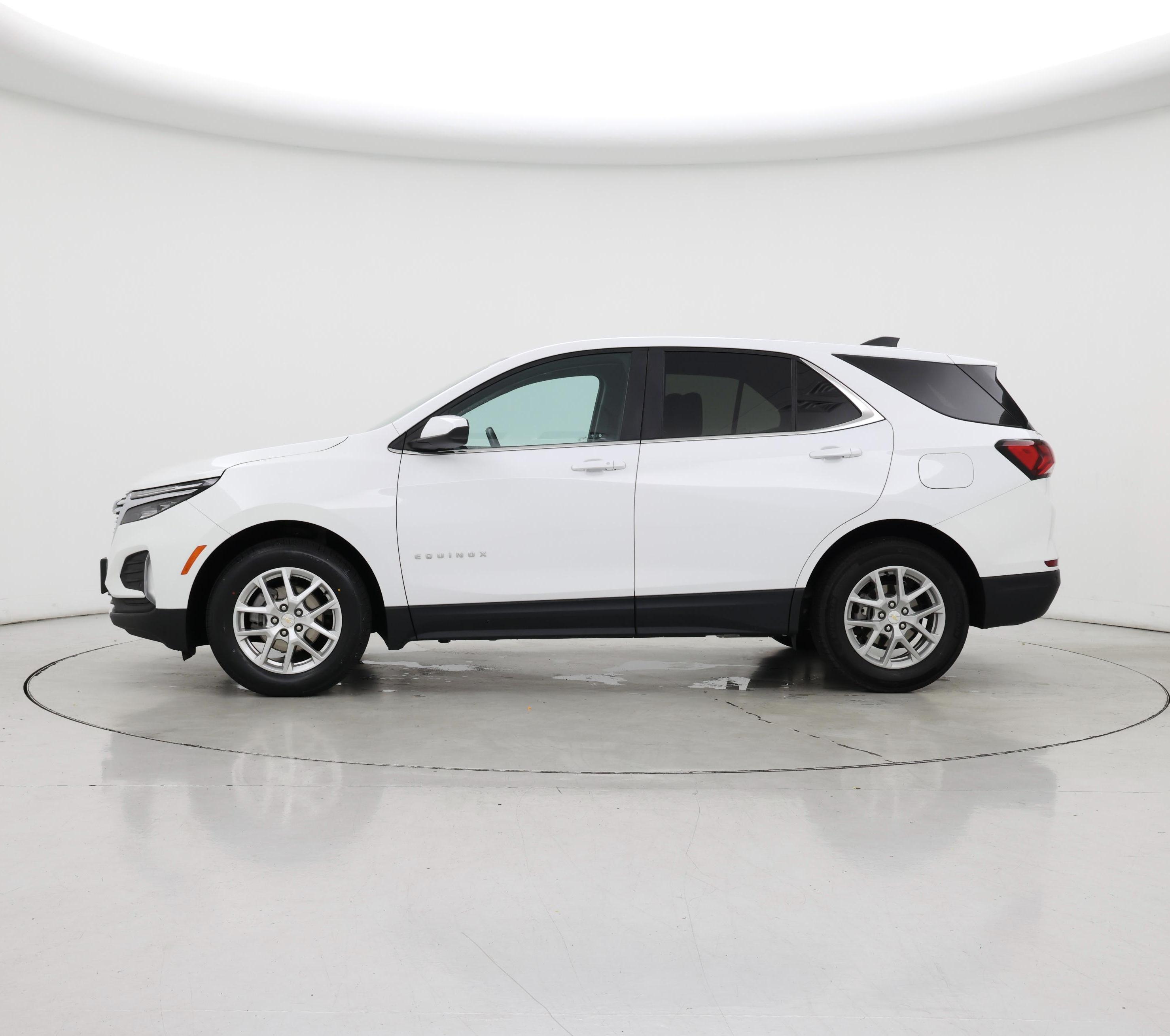 Thumbnail: 2022 Chevrolet Equinox - 3